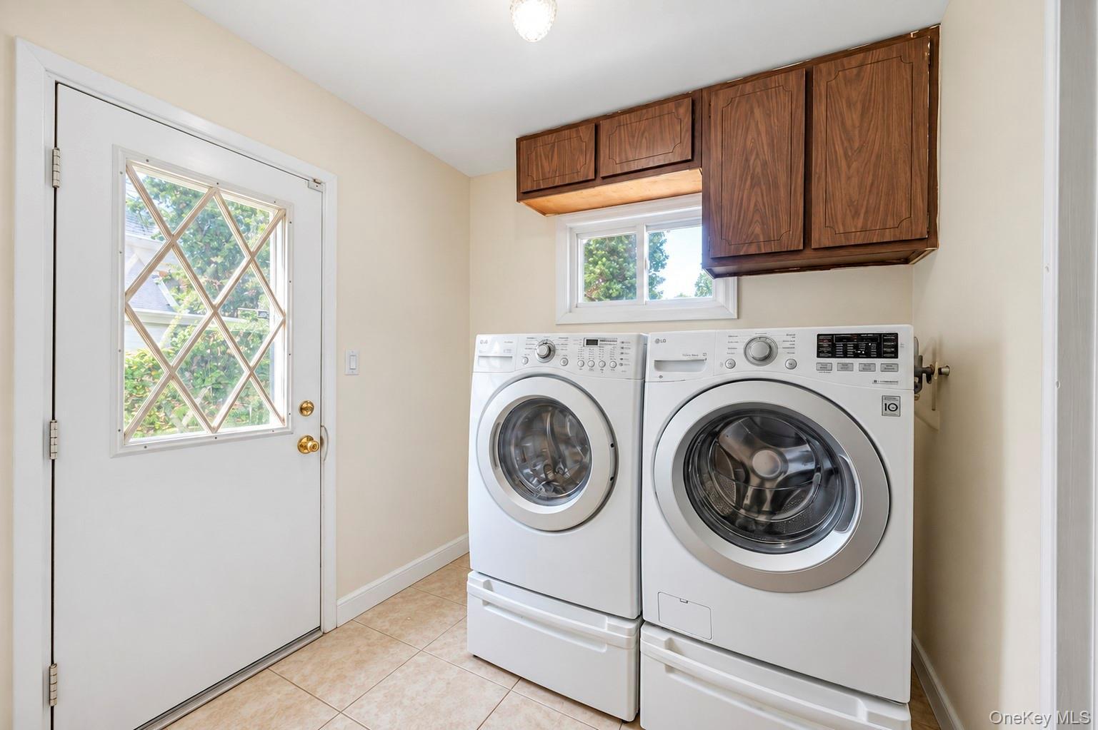 Single Family Waterford Drive Suffolk County, NY 11798, MLS-1051429-28