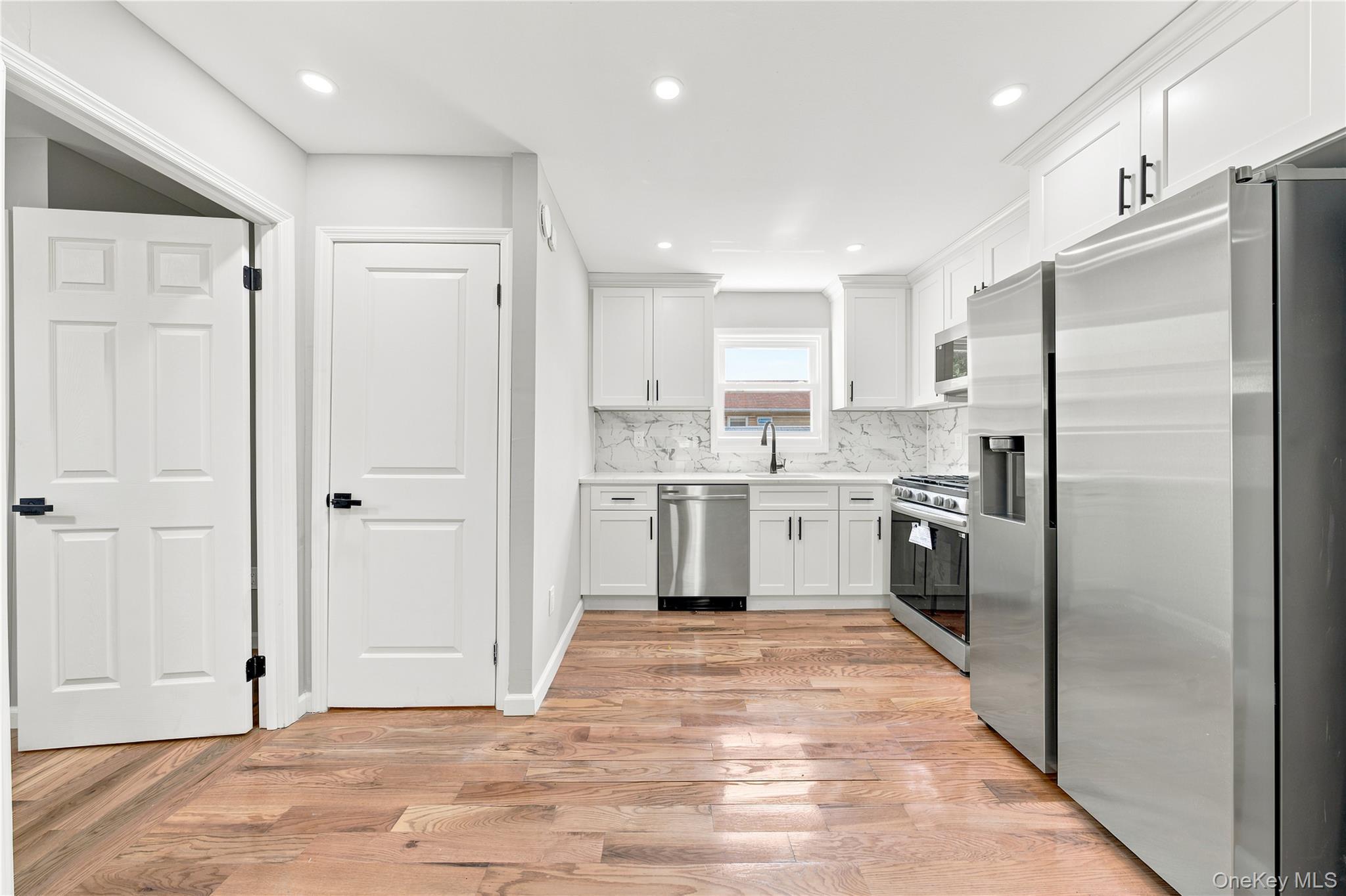 Single Family Bedell Street Queens, NY 11413, MLS-1051446-10