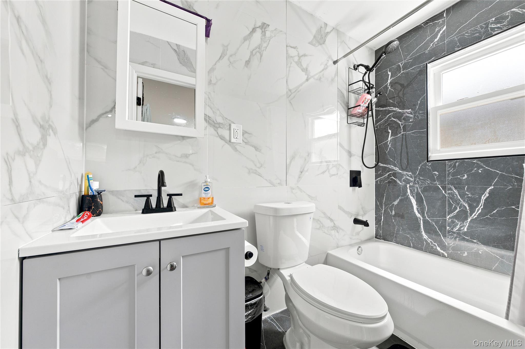 Single Family Bedell Street Queens, NY 11413, MLS-1051446-14