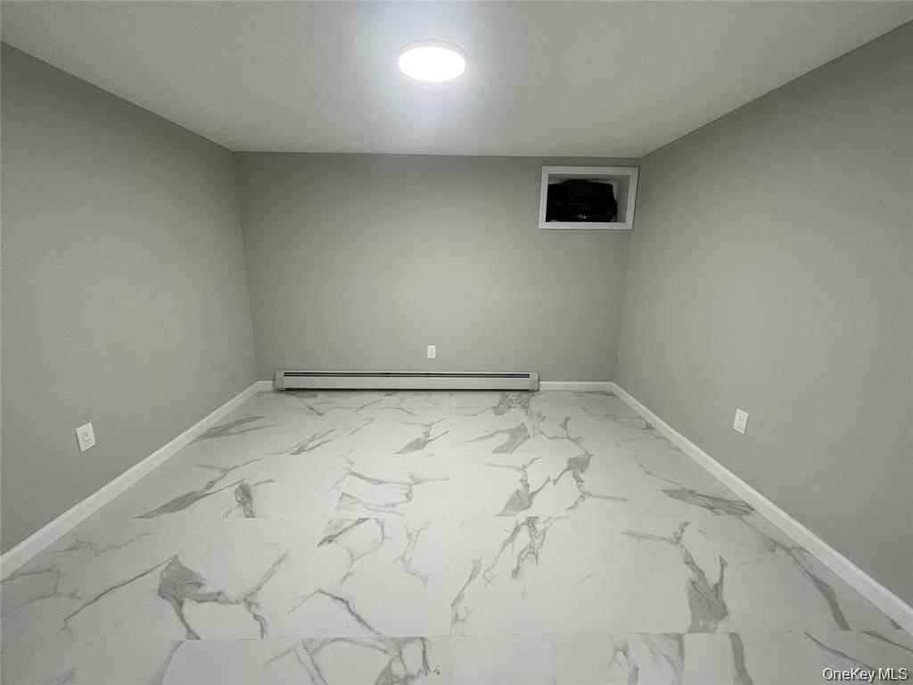 Single Family Bedell Street Queens, NY 11413, MLS-1051446-18