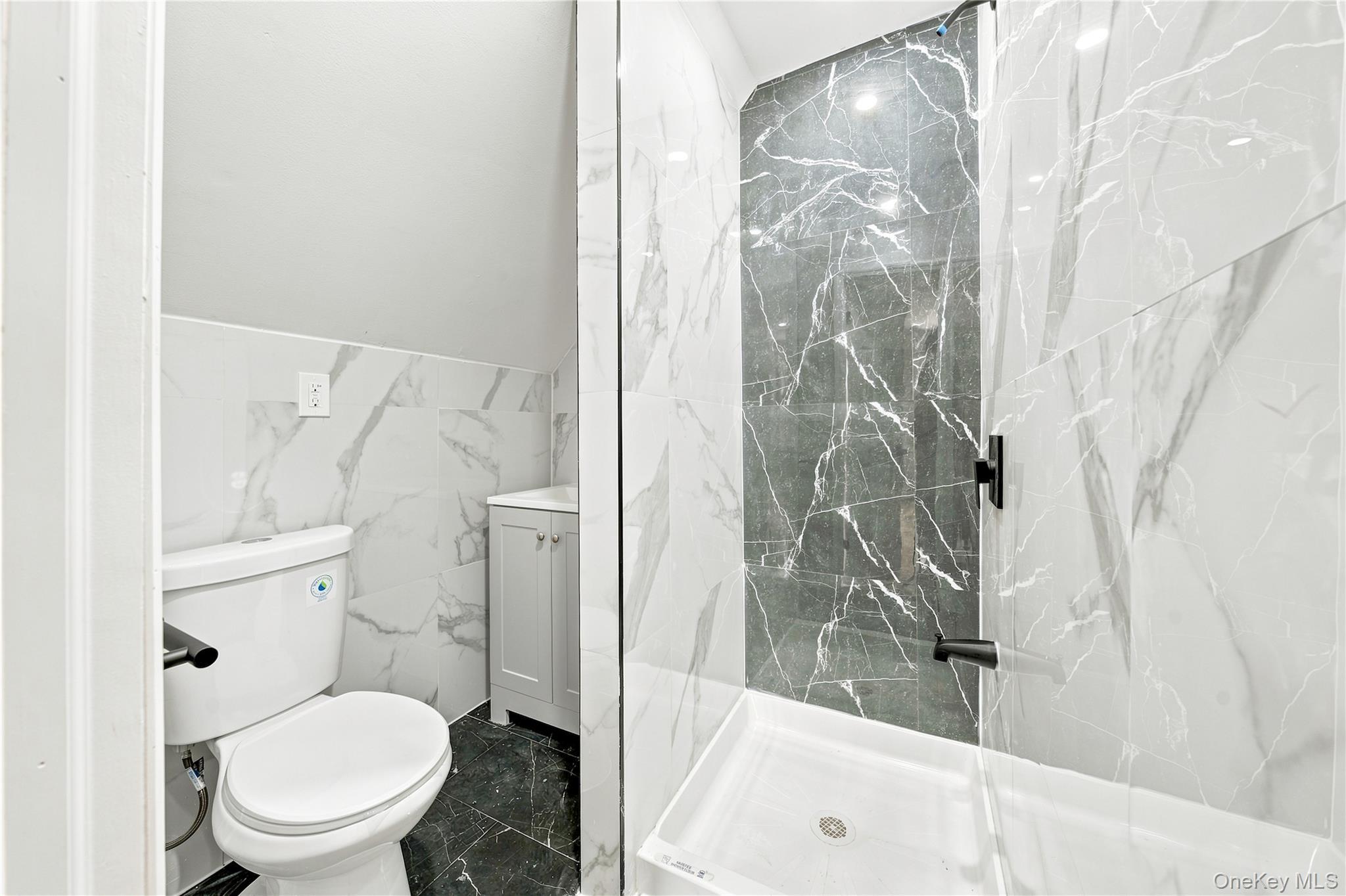 Single Family Bedell Street Queens, NY 11413, MLS-1051446-6