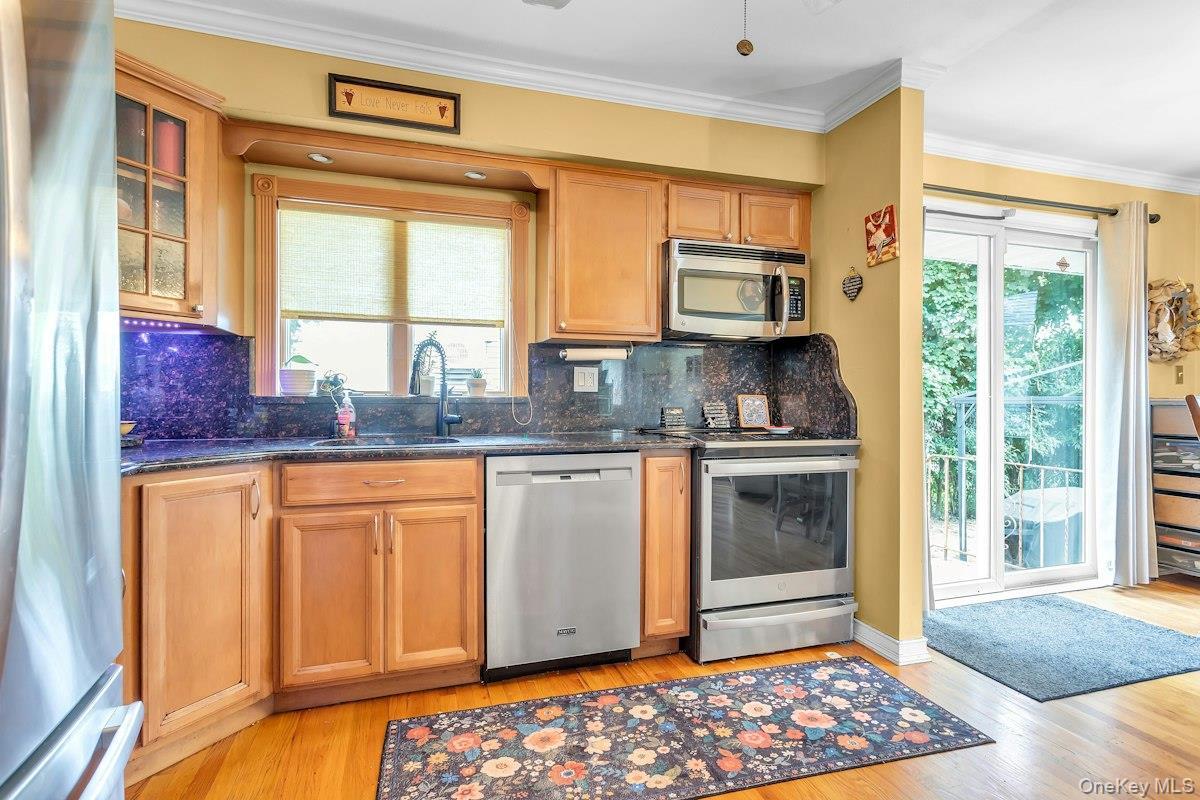 Single Family N Summit Drive  Nassau County, NY 11758, MLS-1051448-8