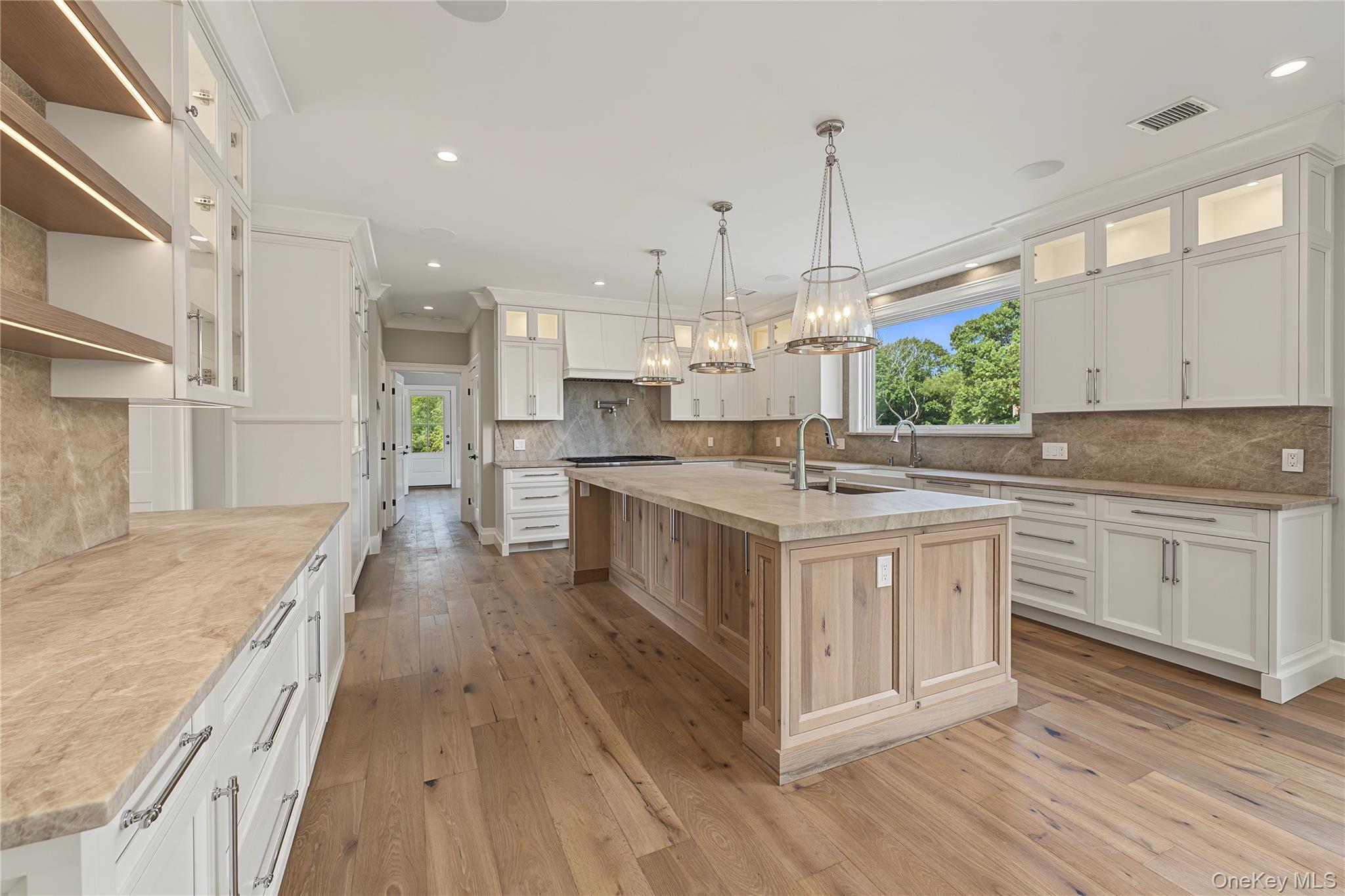 Single Family Jareds Path Suffolk County, NY 11719, MLS-1051454-14
