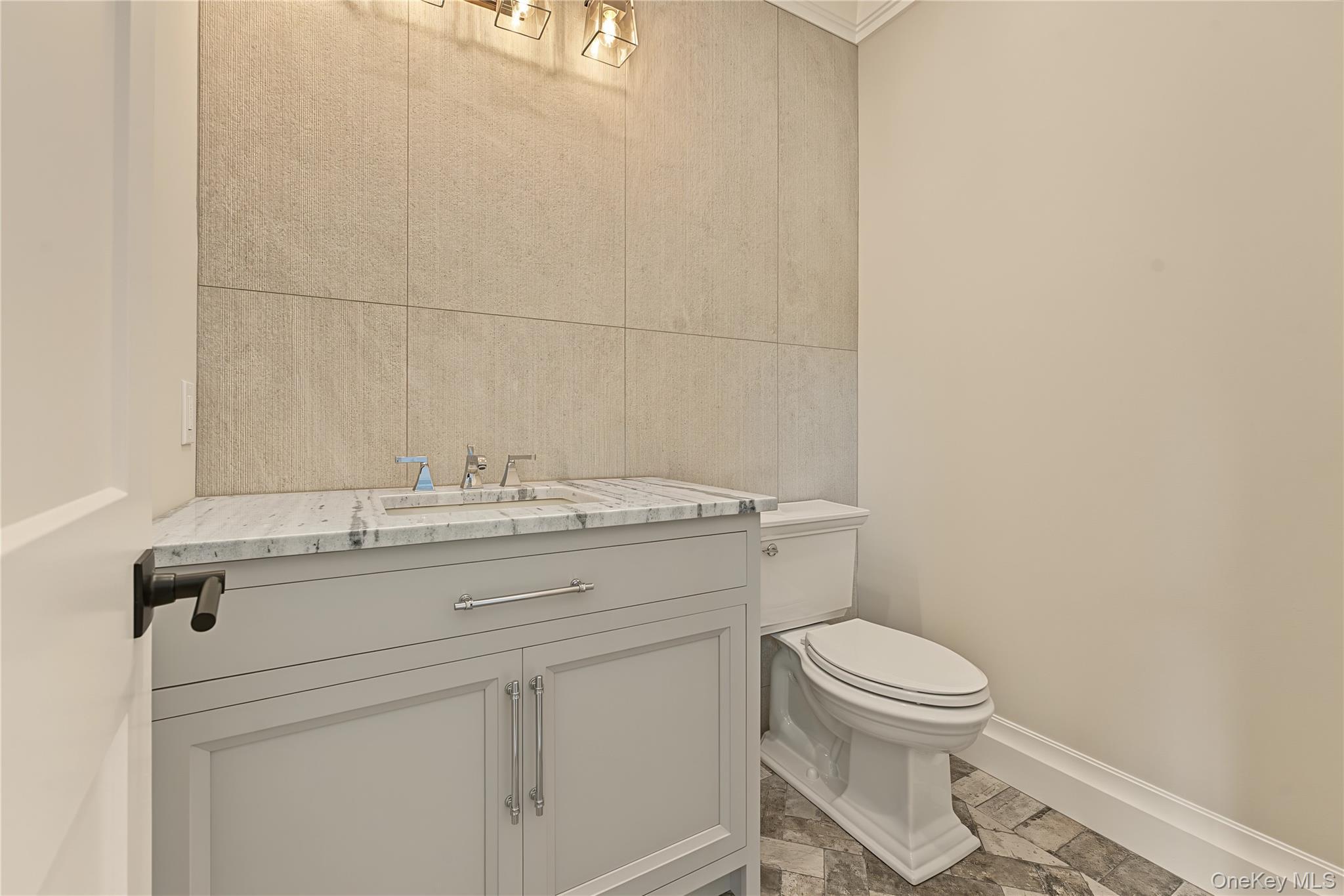 Single Family Jareds Path Suffolk County, NY 11719, MLS-1051454-23