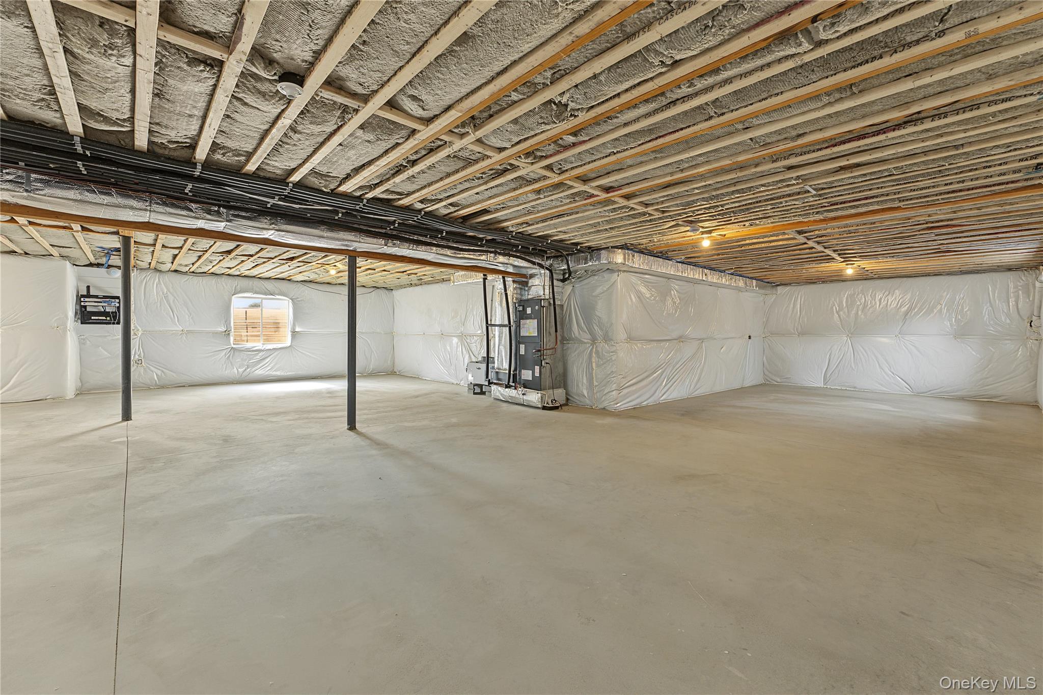 Single Family Jareds Path Suffolk County, NY 11719, MLS-1051454-44