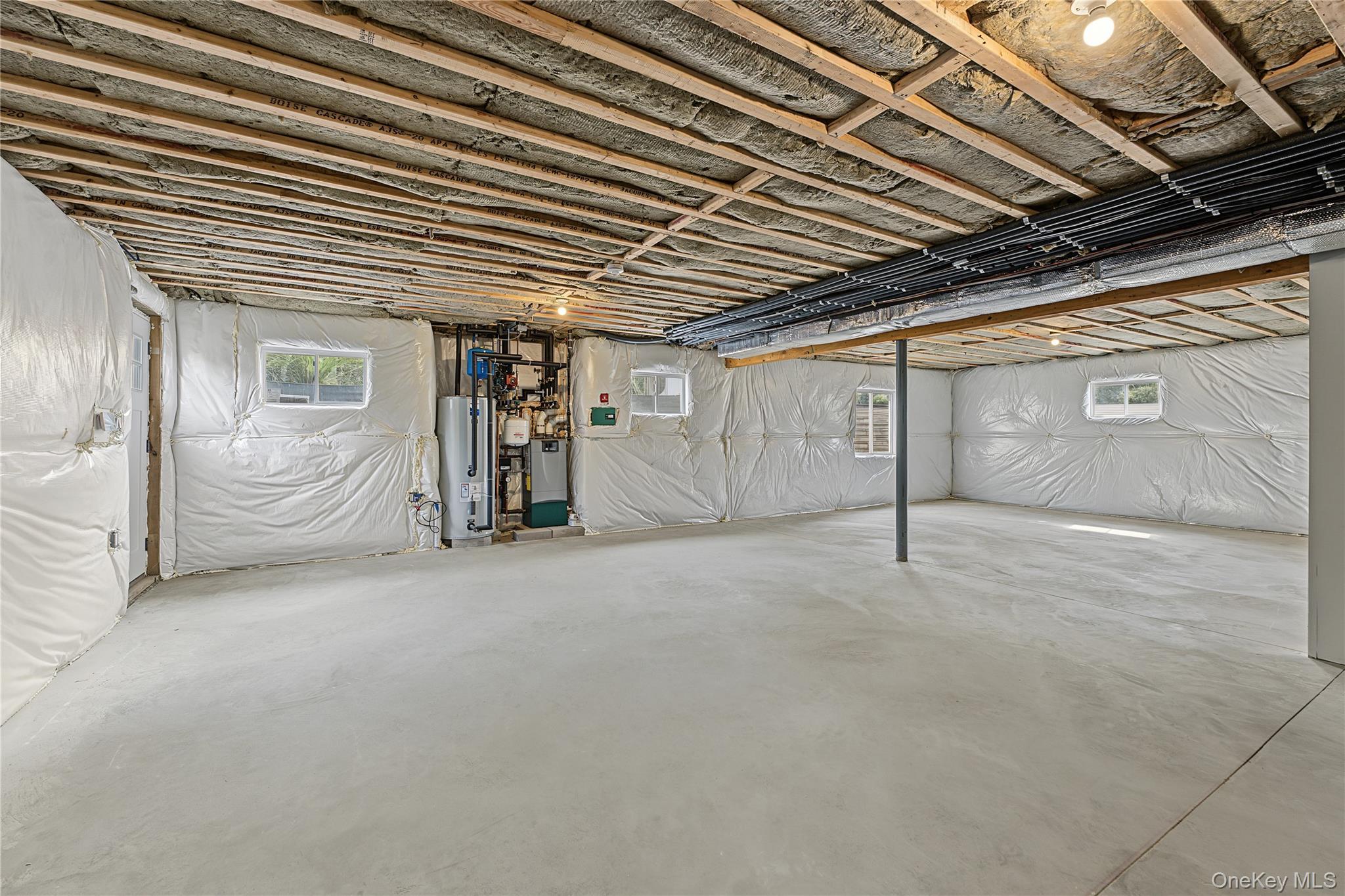 Single Family Jareds Path Suffolk County, NY 11719, MLS-1051454-45
