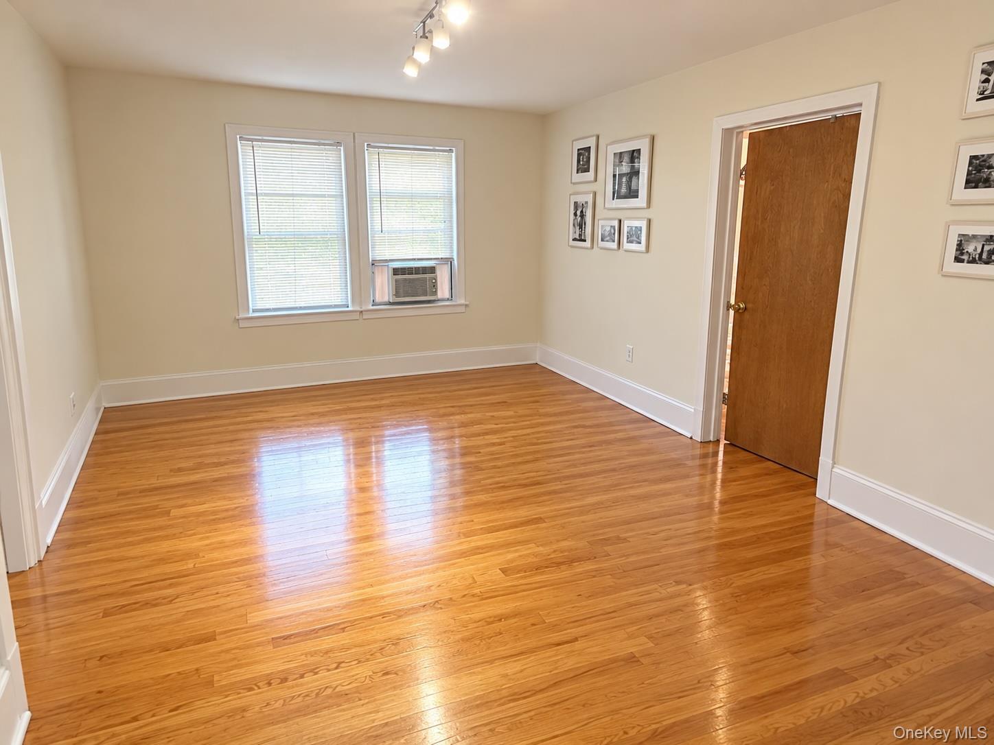 Single Family 29th Avenue Queens, NY 11102, MLS-1051485-7