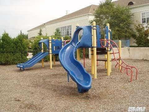 Single Family Birchwood Park Drive  Suffolk County, NY 11953, MLS-1051486-35