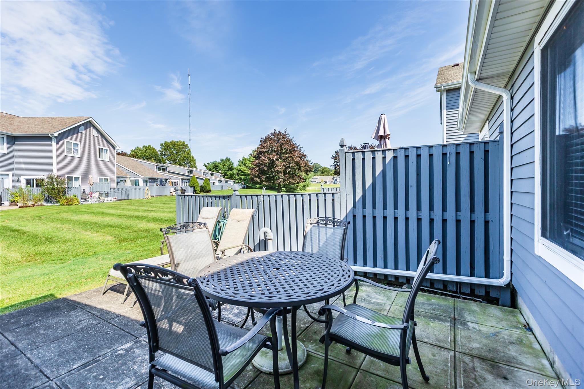 Single Family Birchwood Park Drive  Suffolk County, NY 11953, MLS-1051486-4