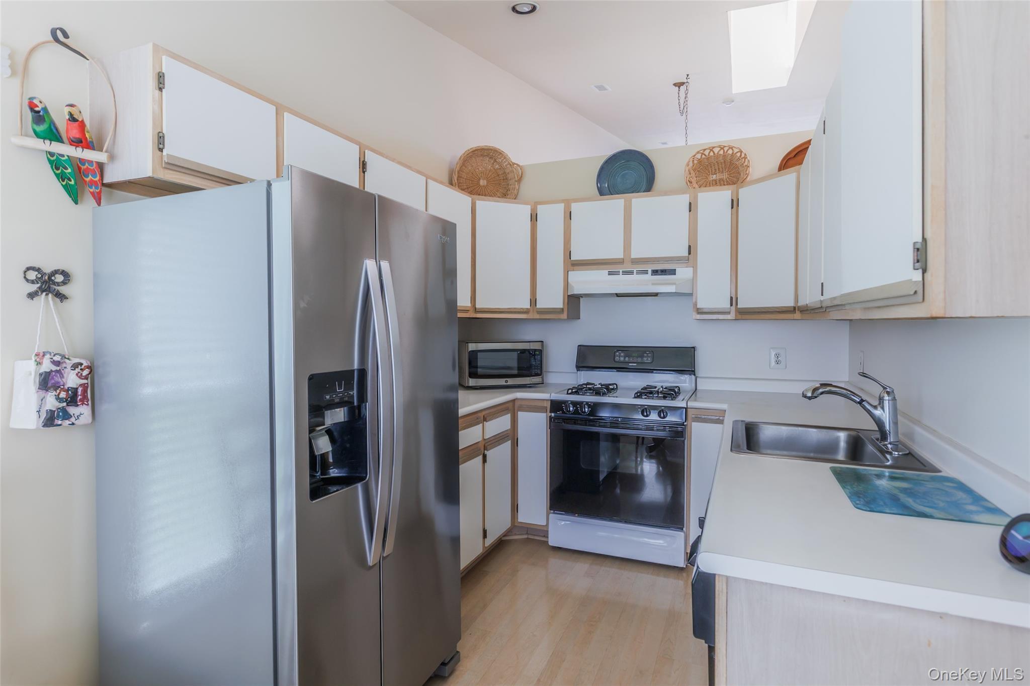 Single Family Birchwood Park Drive  Suffolk County, NY 11953, MLS-1051486-8