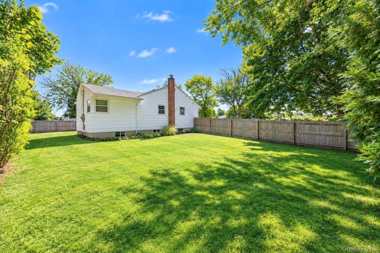 Single Family Azealia Court Suffolk County, NY 11725, MLS-1051506-34
