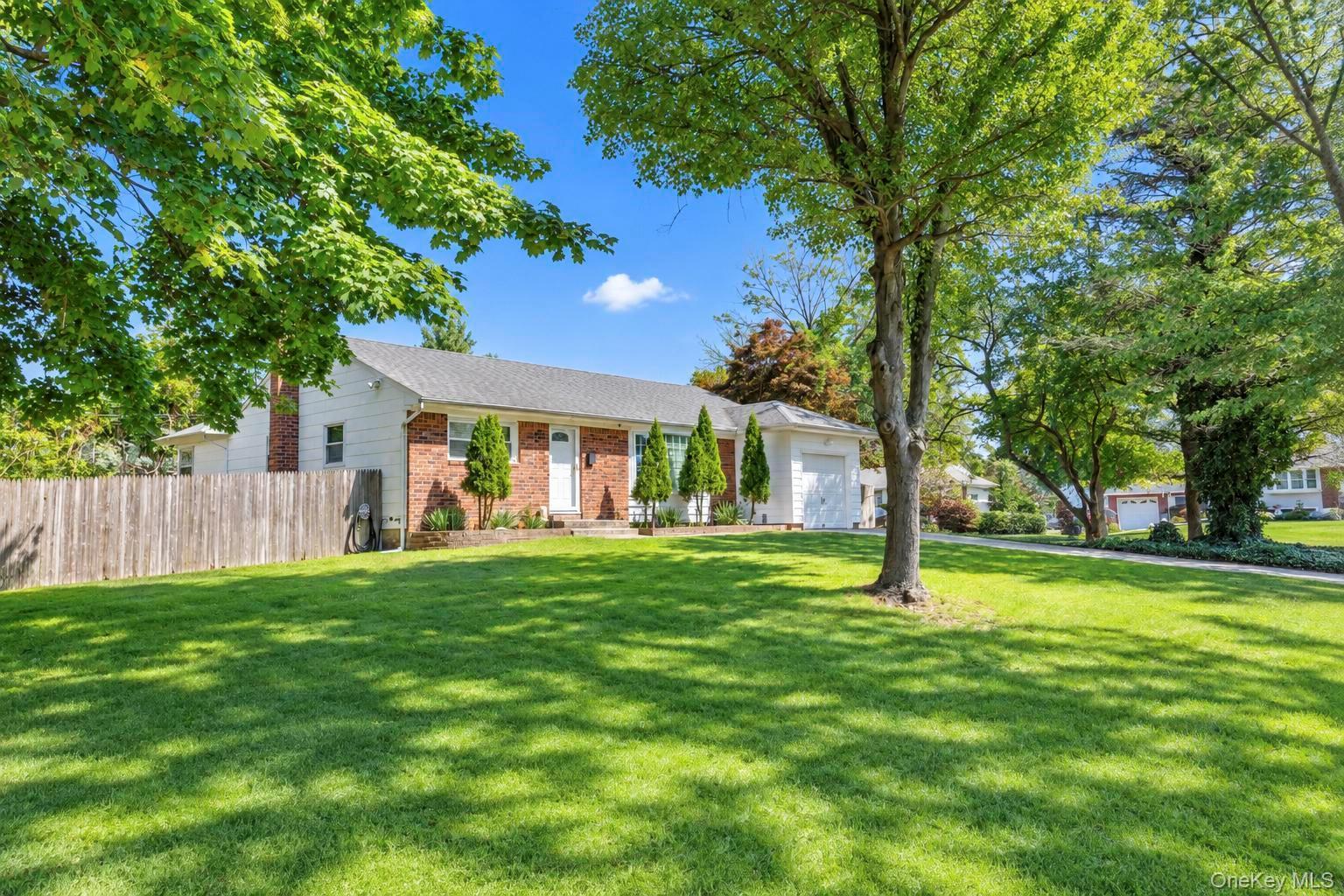 Single Family Azealia Court Suffolk County, NY 11725, MLS-1051506-4