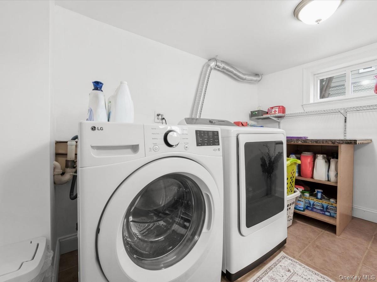 Single Family Fairmount Street  Nassau County, NY 11580, MLS-1051535-17