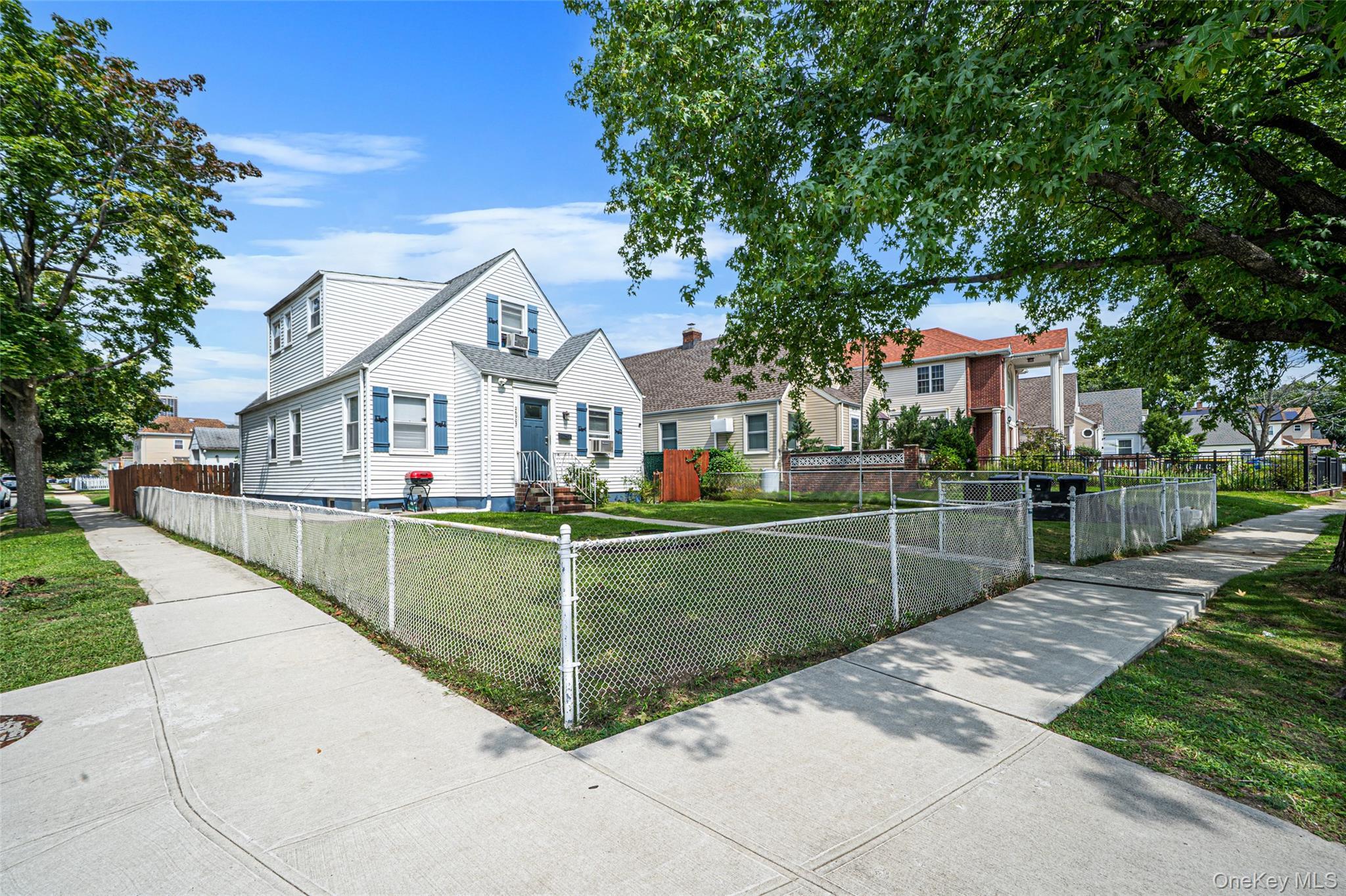 Single Family Union Turnpike  Queens, NY 11040, MLS-1051556-2