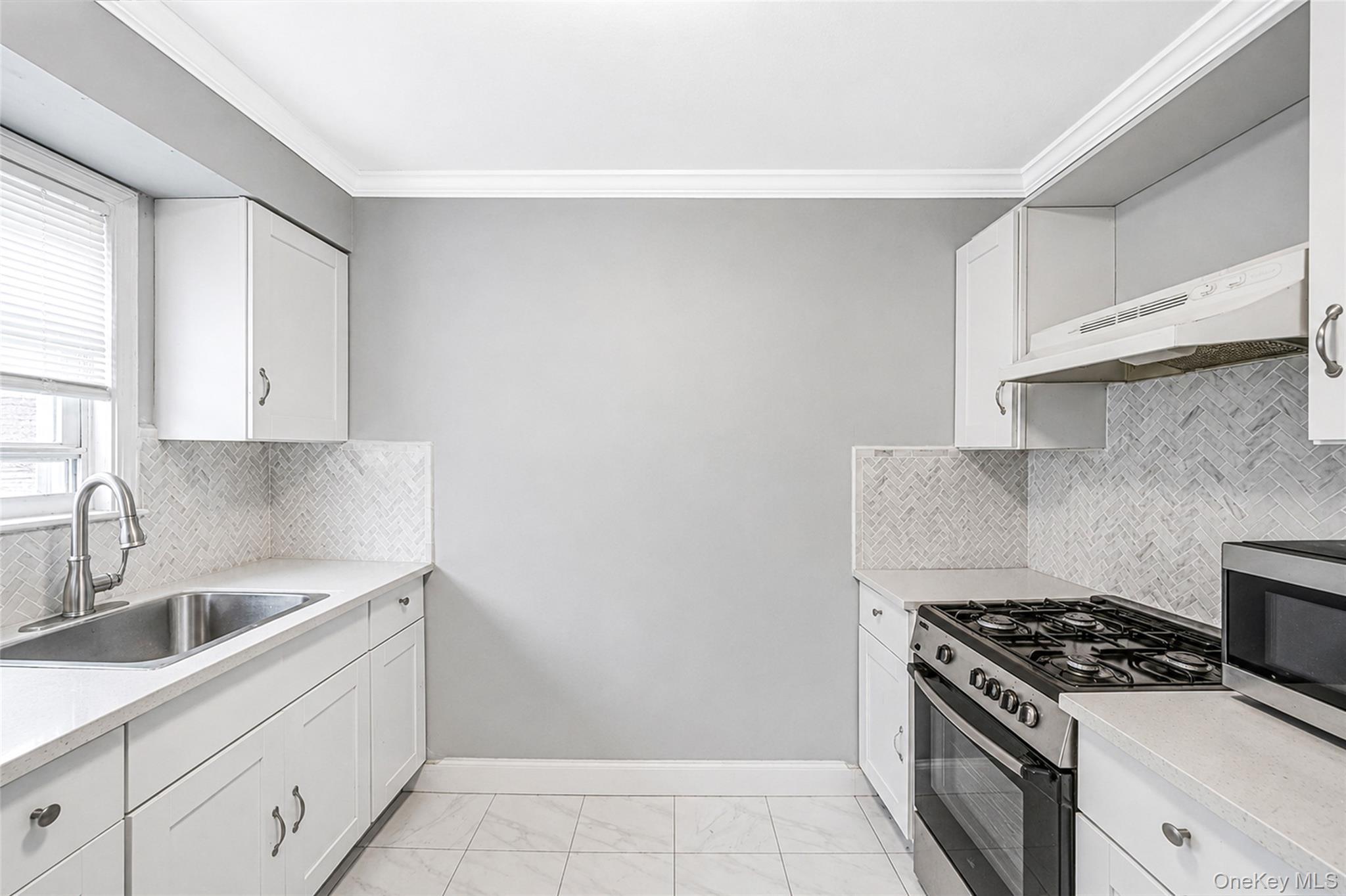 Single Family Union Turnpike  Queens, NY 11040, MLS-1051556-20