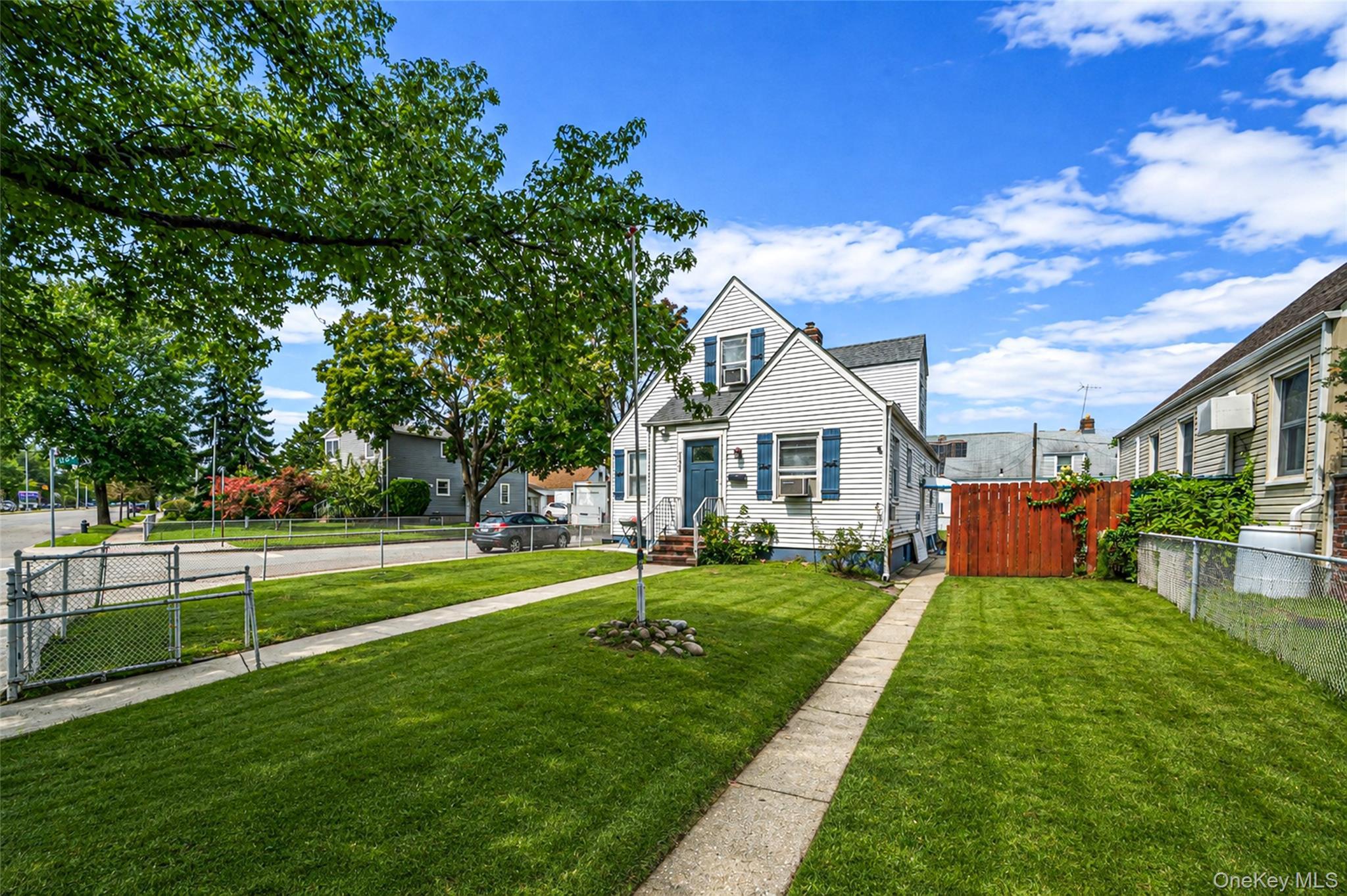 Single Family Union Turnpike  Queens, NY 11040, MLS-1051556-3