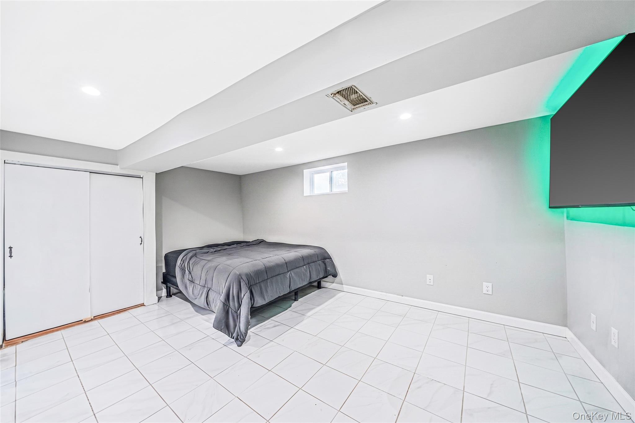 Single Family Union Turnpike  Queens, NY 11040, MLS-1051556-30