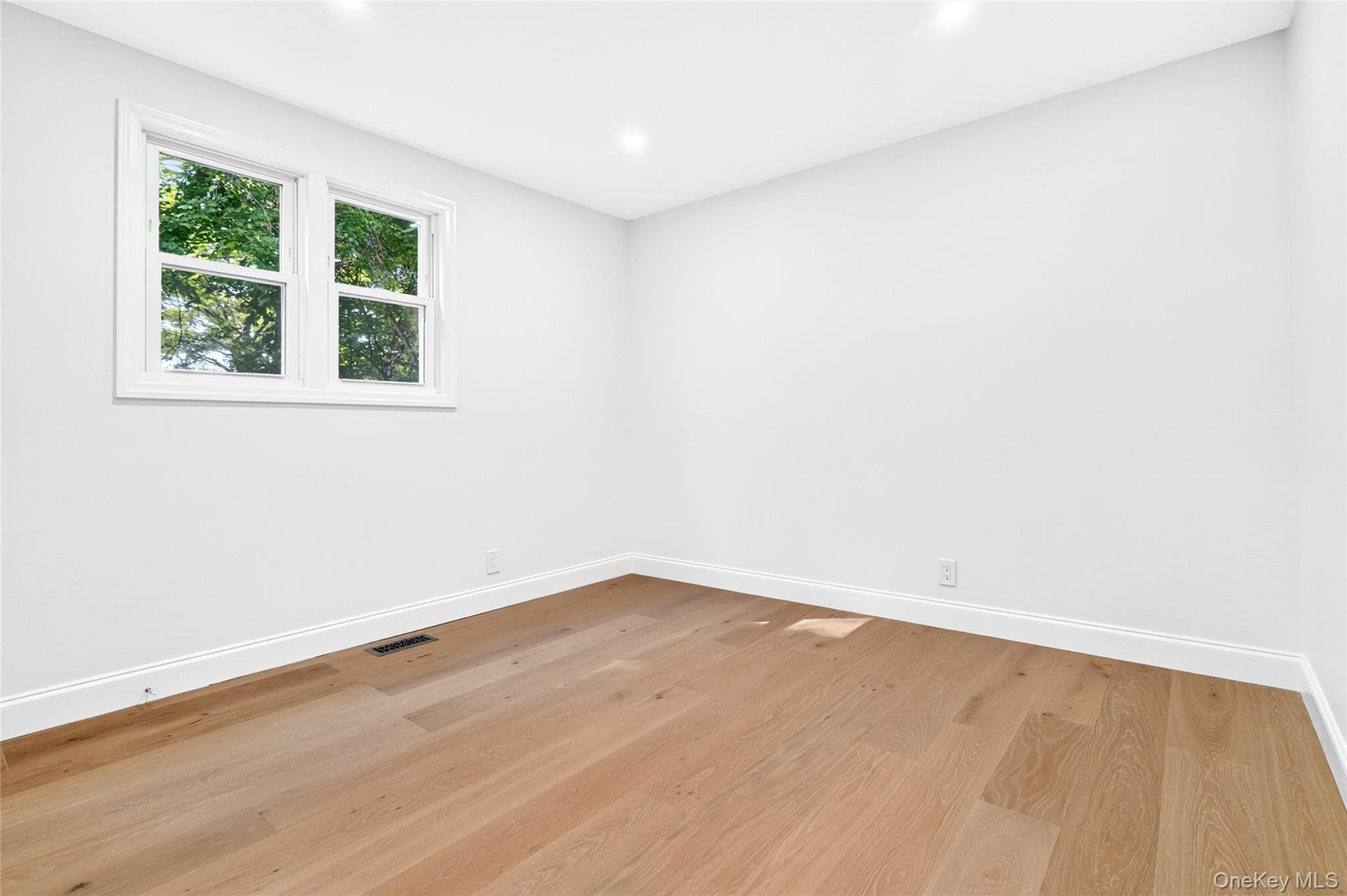 Single Family Saratoga Road  Westchester County, NY 10607, MLS-1051571-14