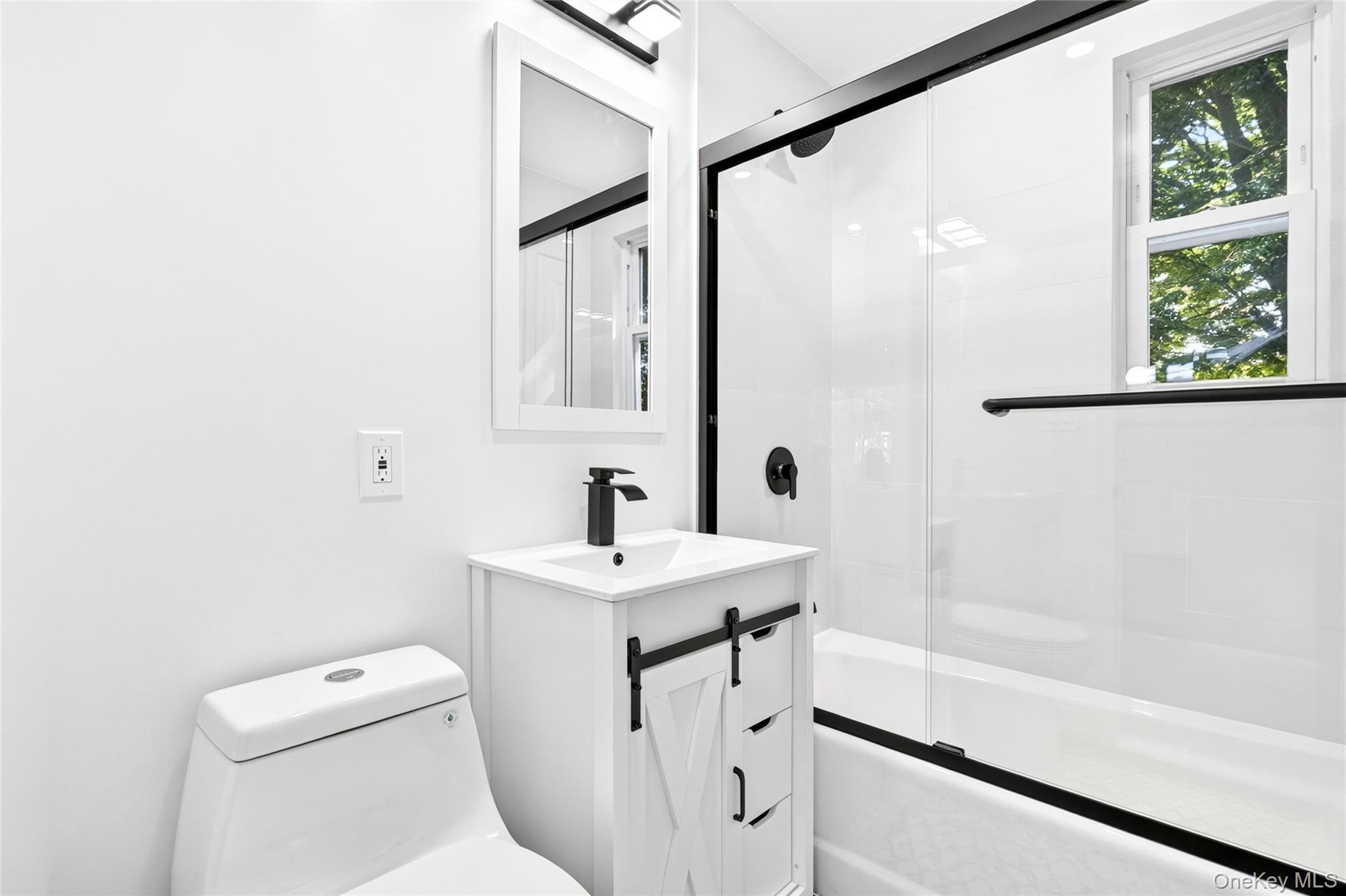 Single Family Saratoga Road  Westchester County, NY 10607, MLS-1051571-20