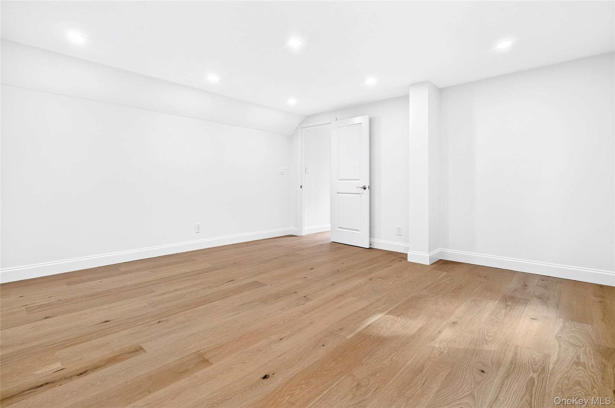 Single Family Saratoga Road  Westchester County, NY 10607, MLS-1051571-28