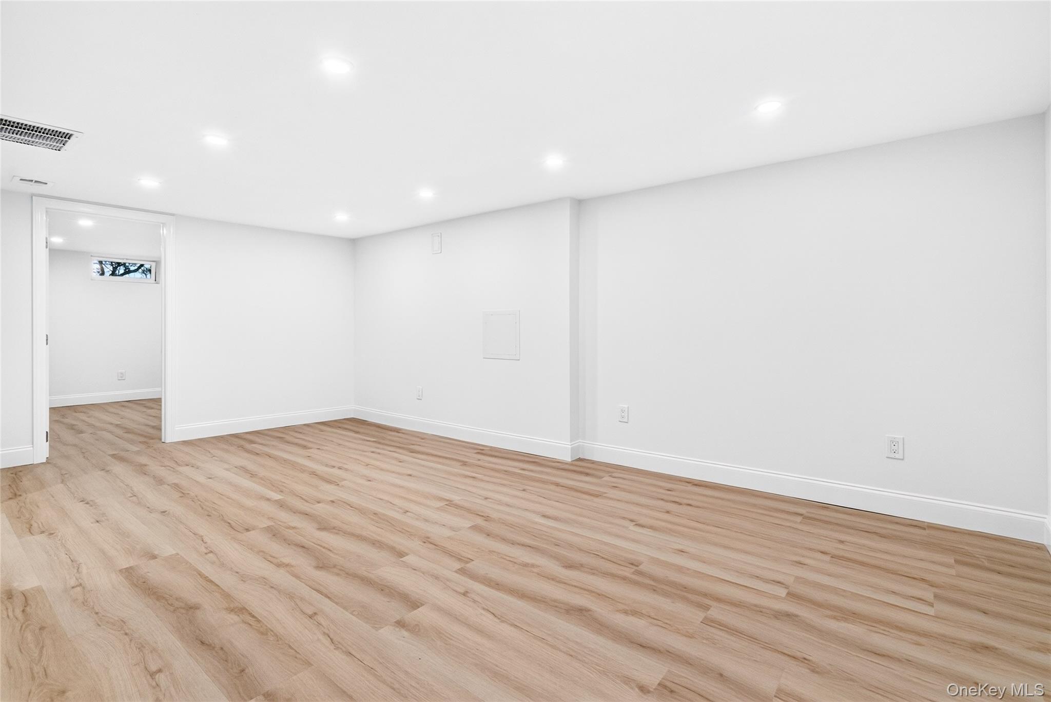 Single Family Saratoga Road  Westchester County, NY 10607, MLS-1051571-36