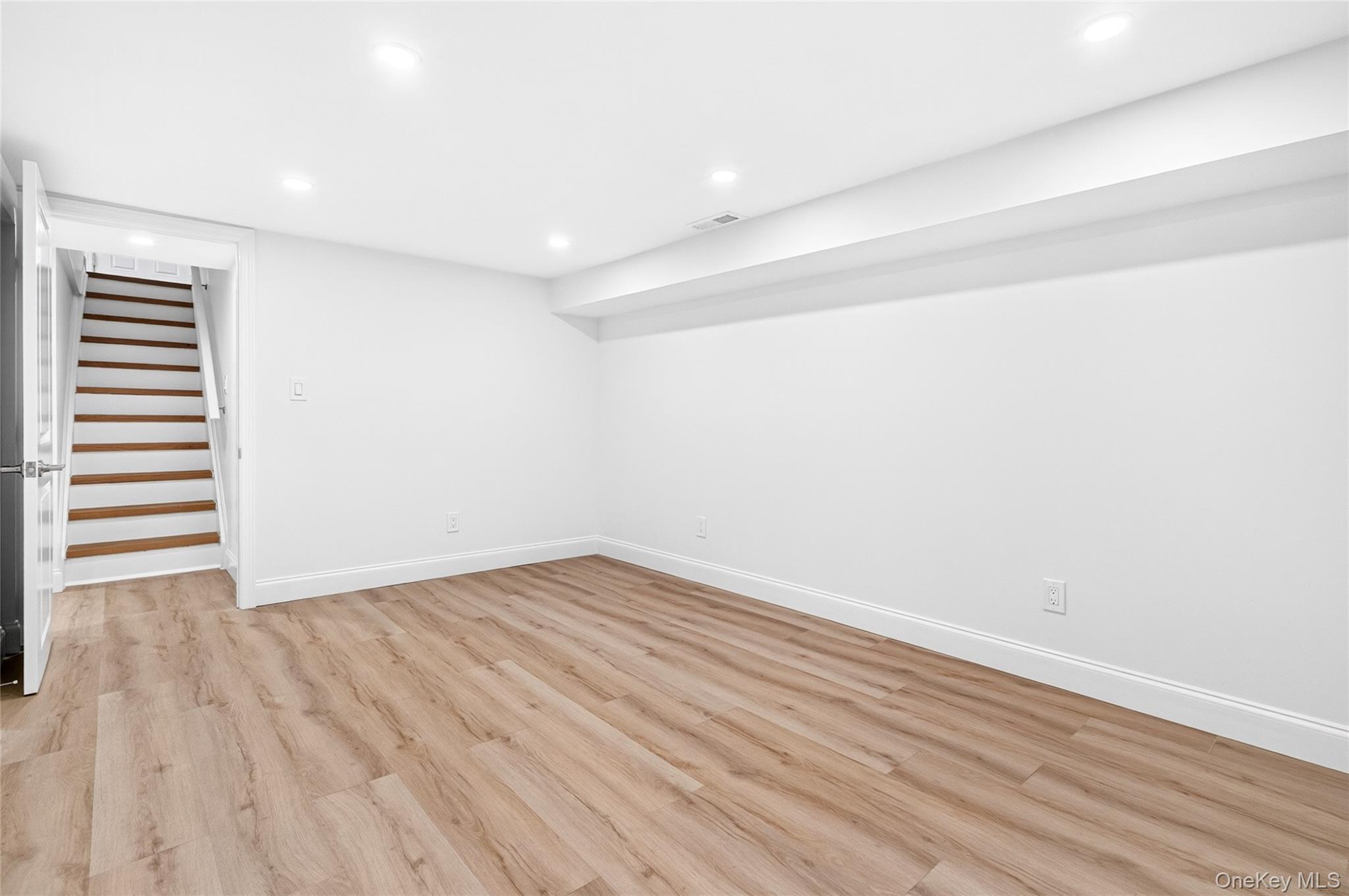 Single Family Saratoga Road  Westchester County, NY 10607, MLS-1051571-40