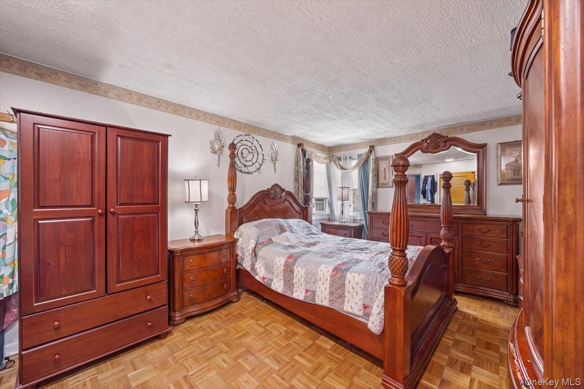 Single Family 224th Street Queens, NY 11413, MLS-1051573-10