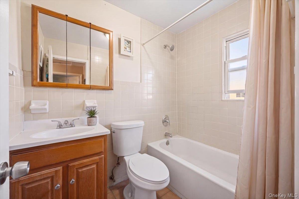 Single Family 224th Street Queens, NY 11413, MLS-1051573-19