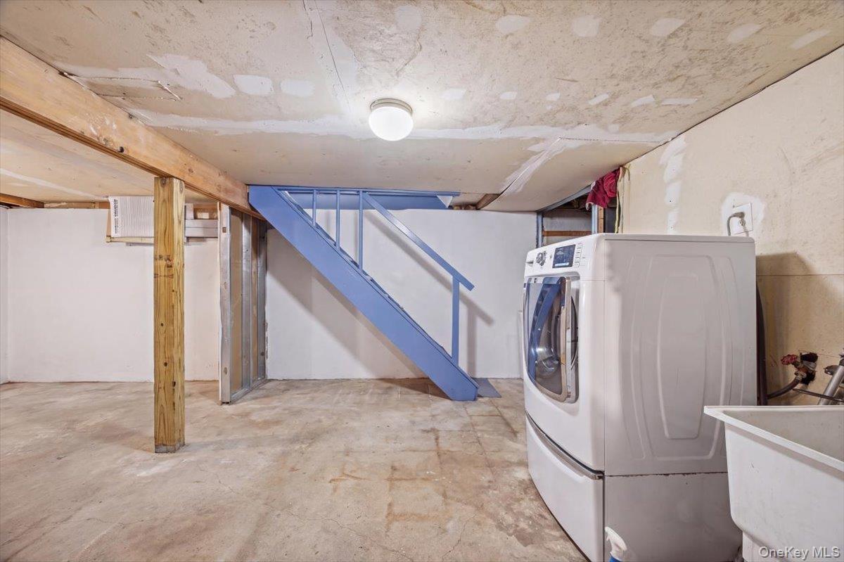 Single Family 224th Street Queens, NY 11413, MLS-1051573-23