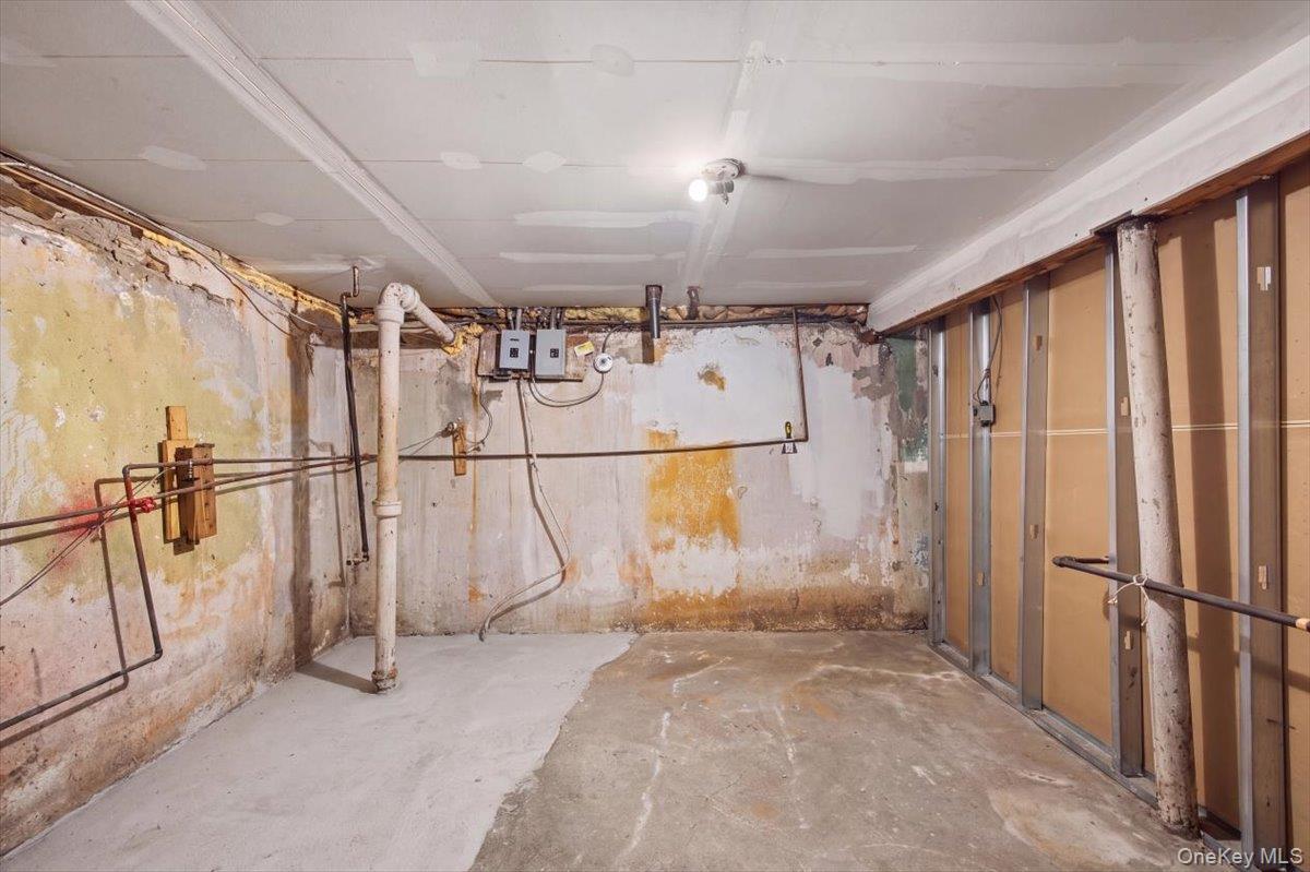 Single Family 224th Street Queens, NY 11413, MLS-1051573-24