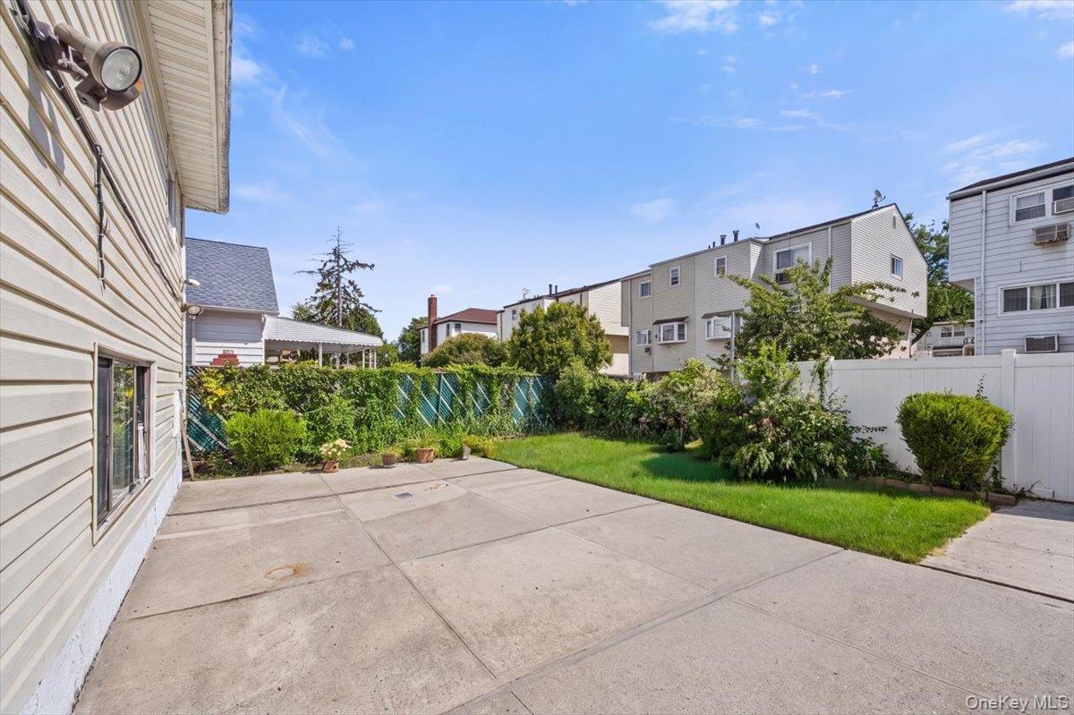 Single Family 224th Street Queens, NY 11413, MLS-1051573-27