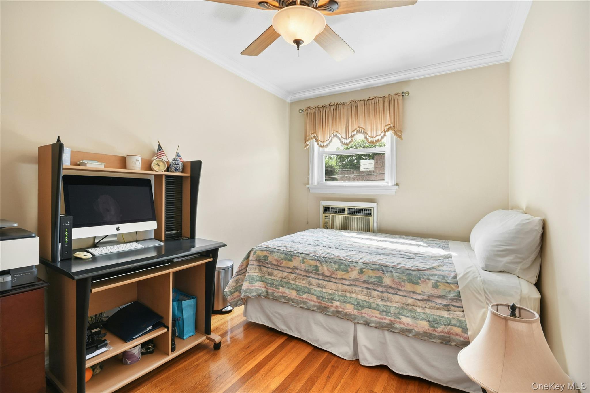 Single Family E 235th Street Bronx, NY 10470, MLS-1051576-17