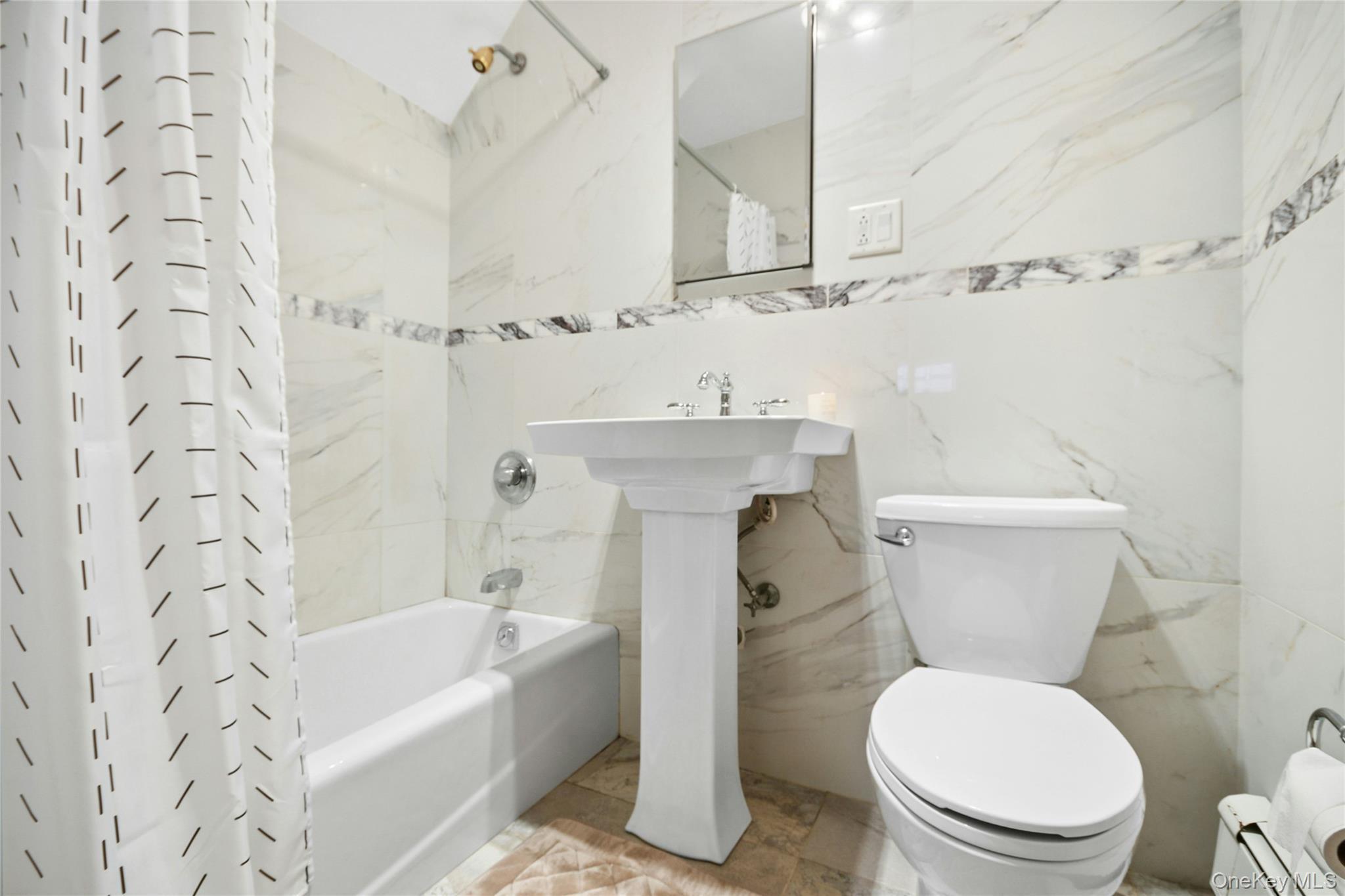 Single Family E 235th Street Bronx, NY 10470, MLS-1051576-9