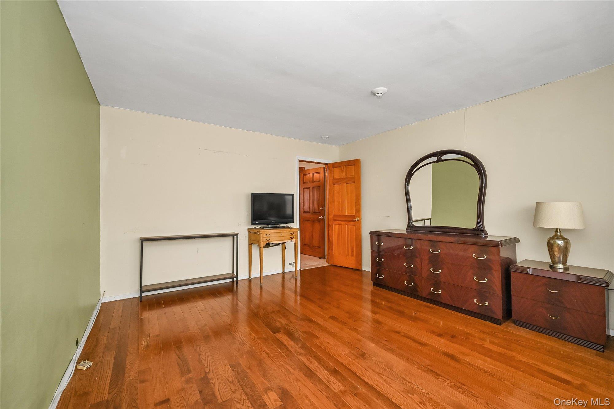 Single Family 16th Road  Queens, NY 11357, MLS-1051583-12