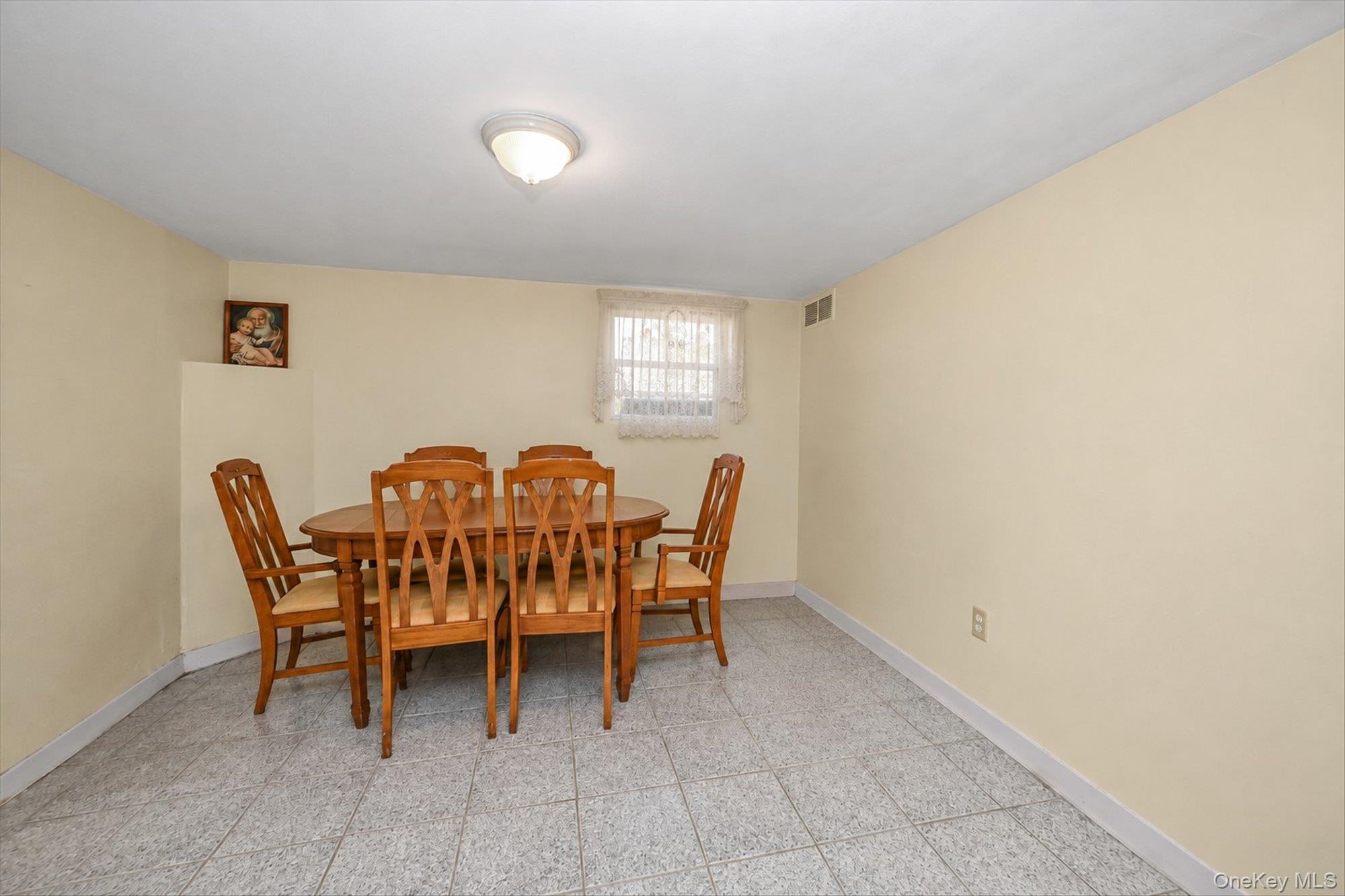 Single Family 16th Road  Queens, NY 11357, MLS-1051583-17