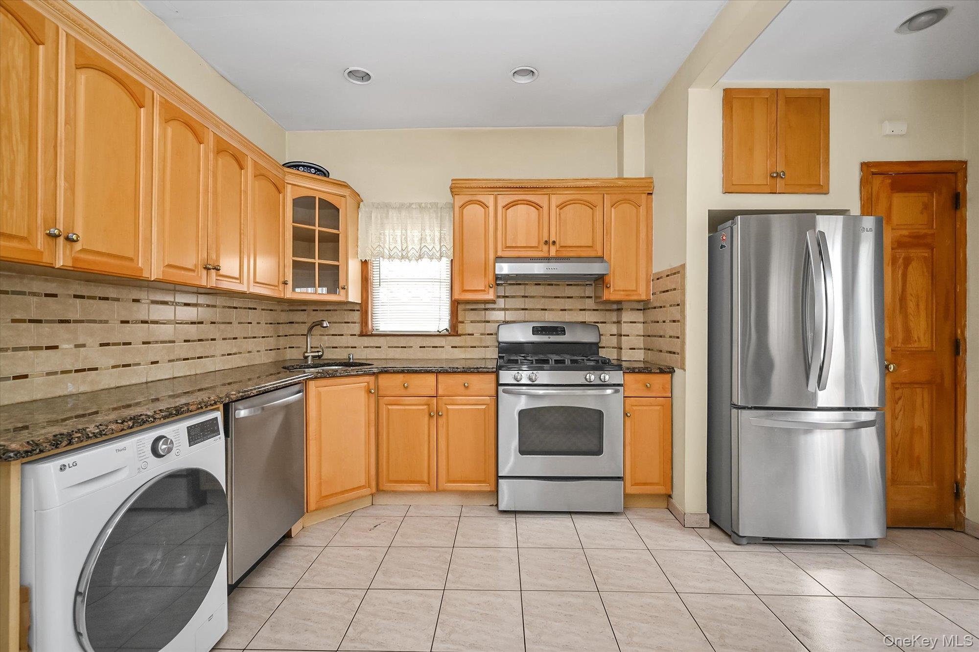 Single Family 16th Road  Queens, NY 11357, MLS-1051583-9