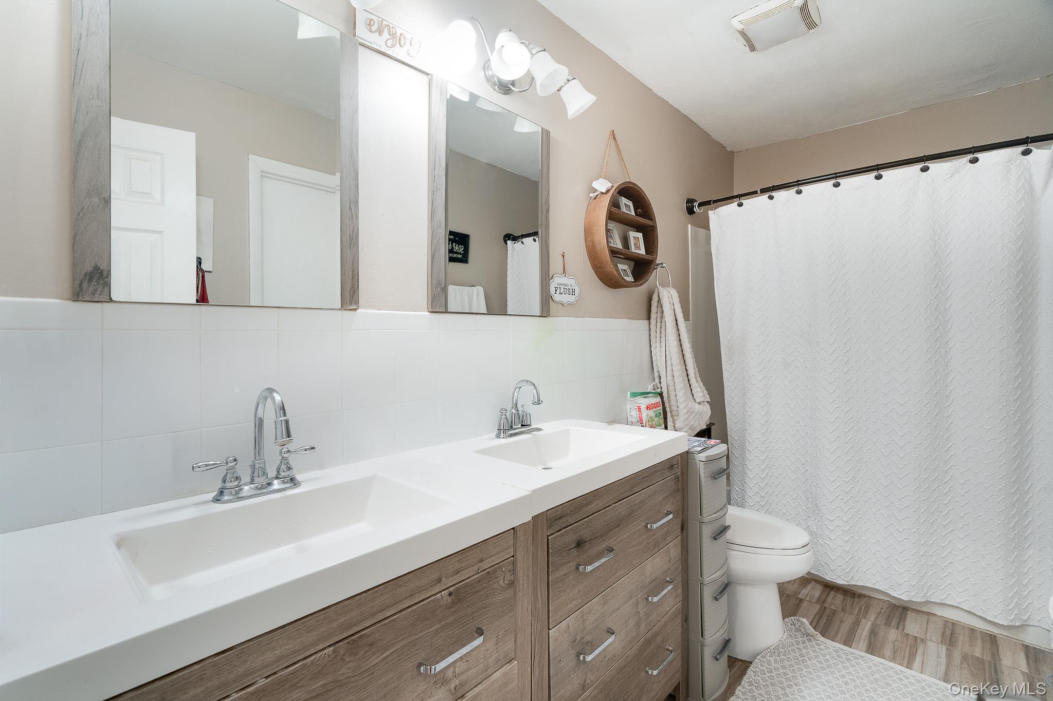 Single Family Larissa Lane Dutchess County, NY 12590, MLS-1051603-10