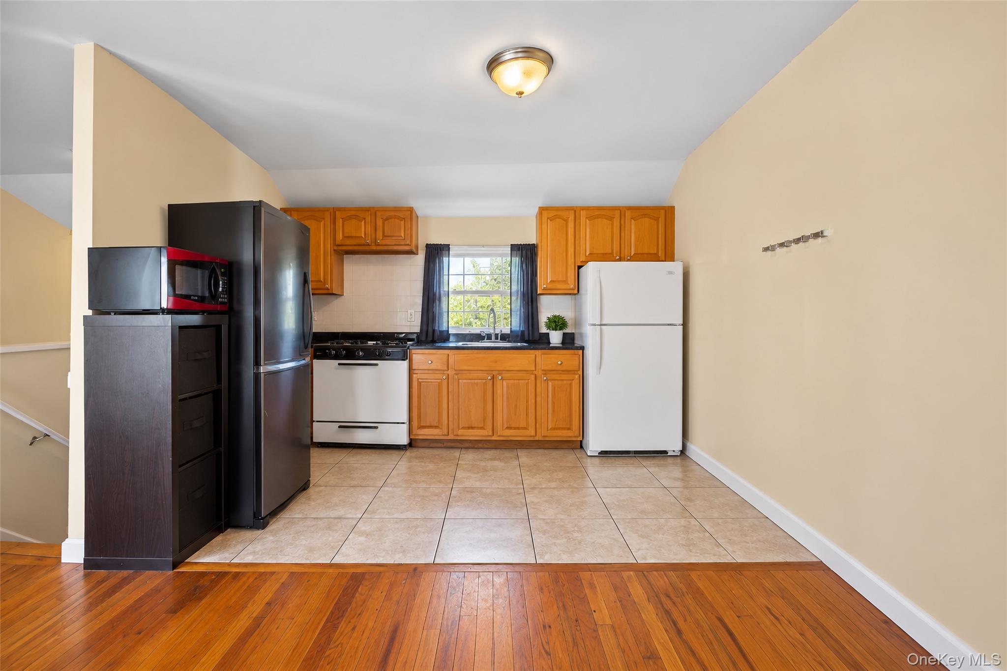 Single Family Aztec Place Queens, NY 11691, MLS-1051620-4