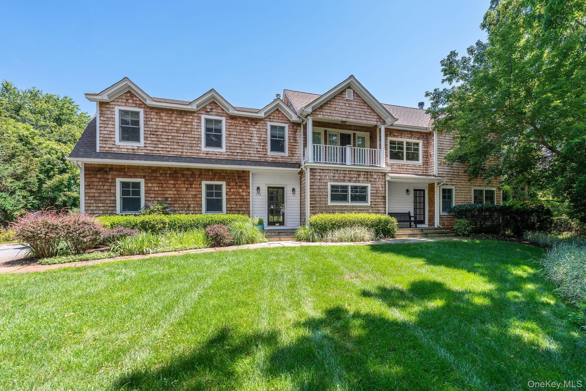 Single Family Mulford Court Suffolk County, NY 11957, MLS-1051631-2