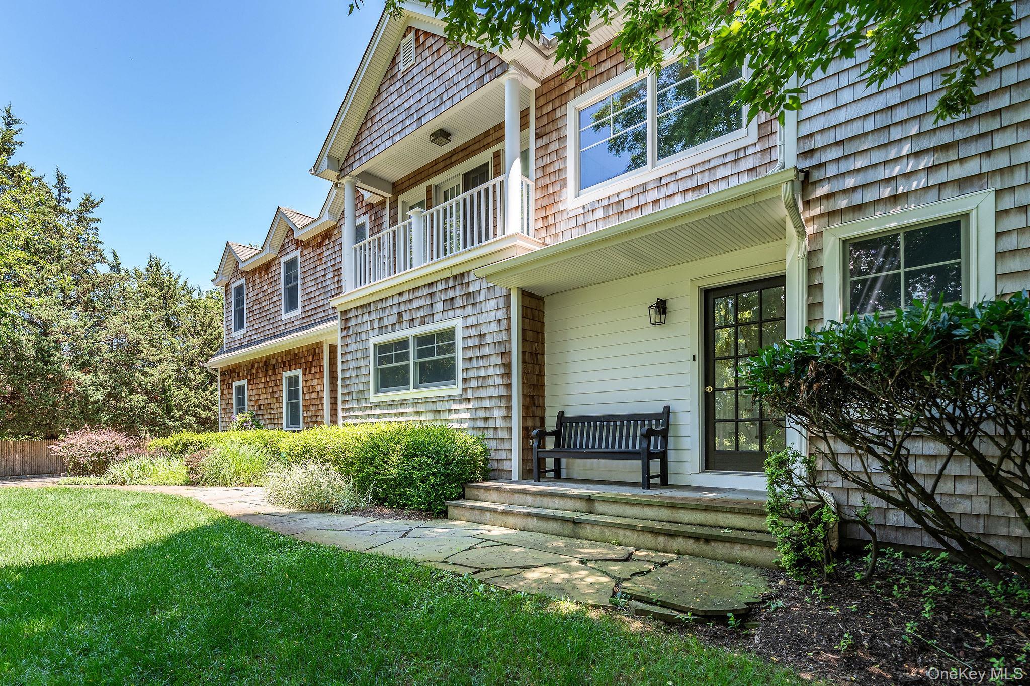 Single Family Mulford Court Suffolk County, NY 11957, MLS-1051631-34