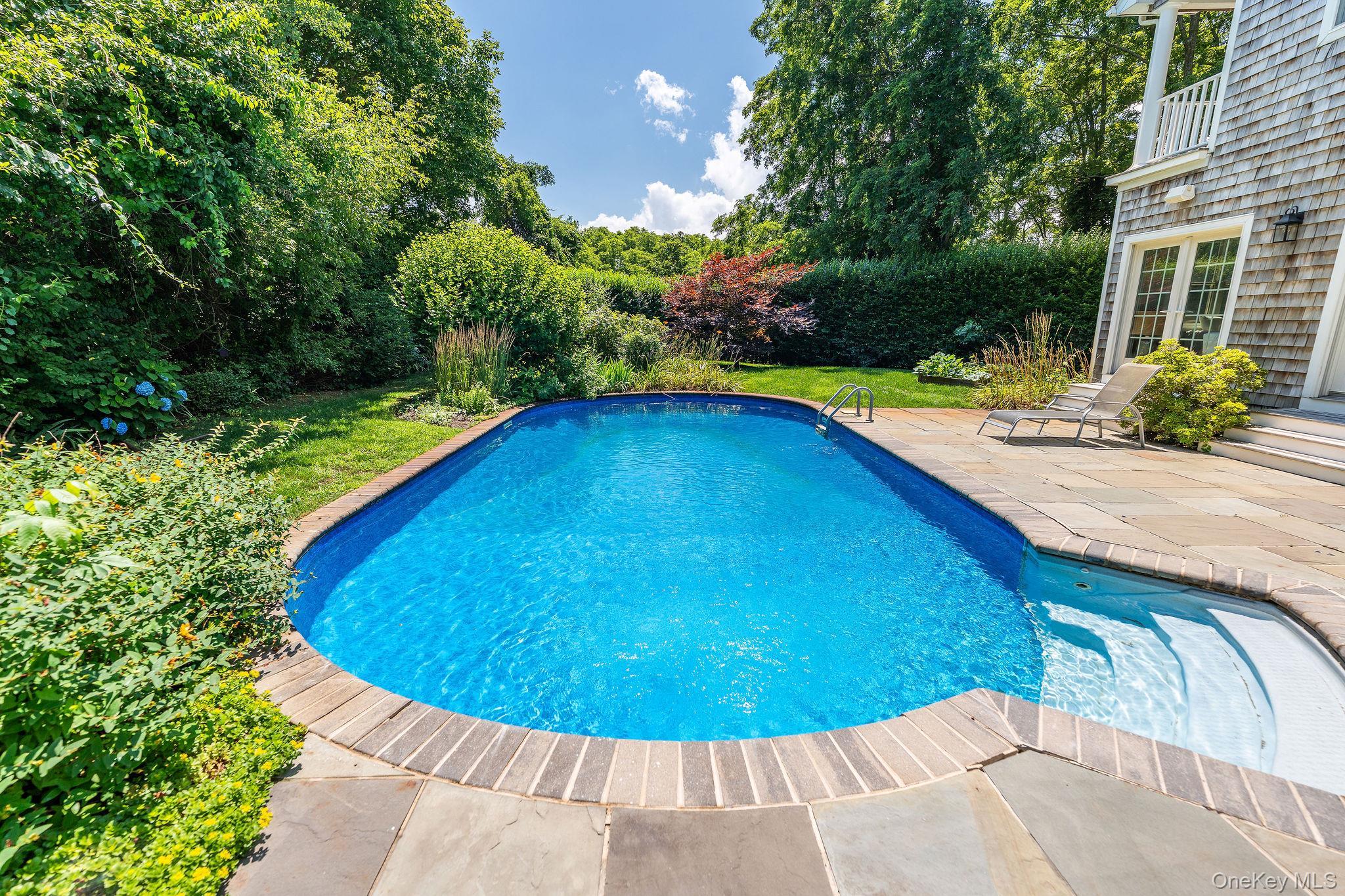 Single Family Mulford Court Suffolk County, NY 11957, MLS-1051631-40