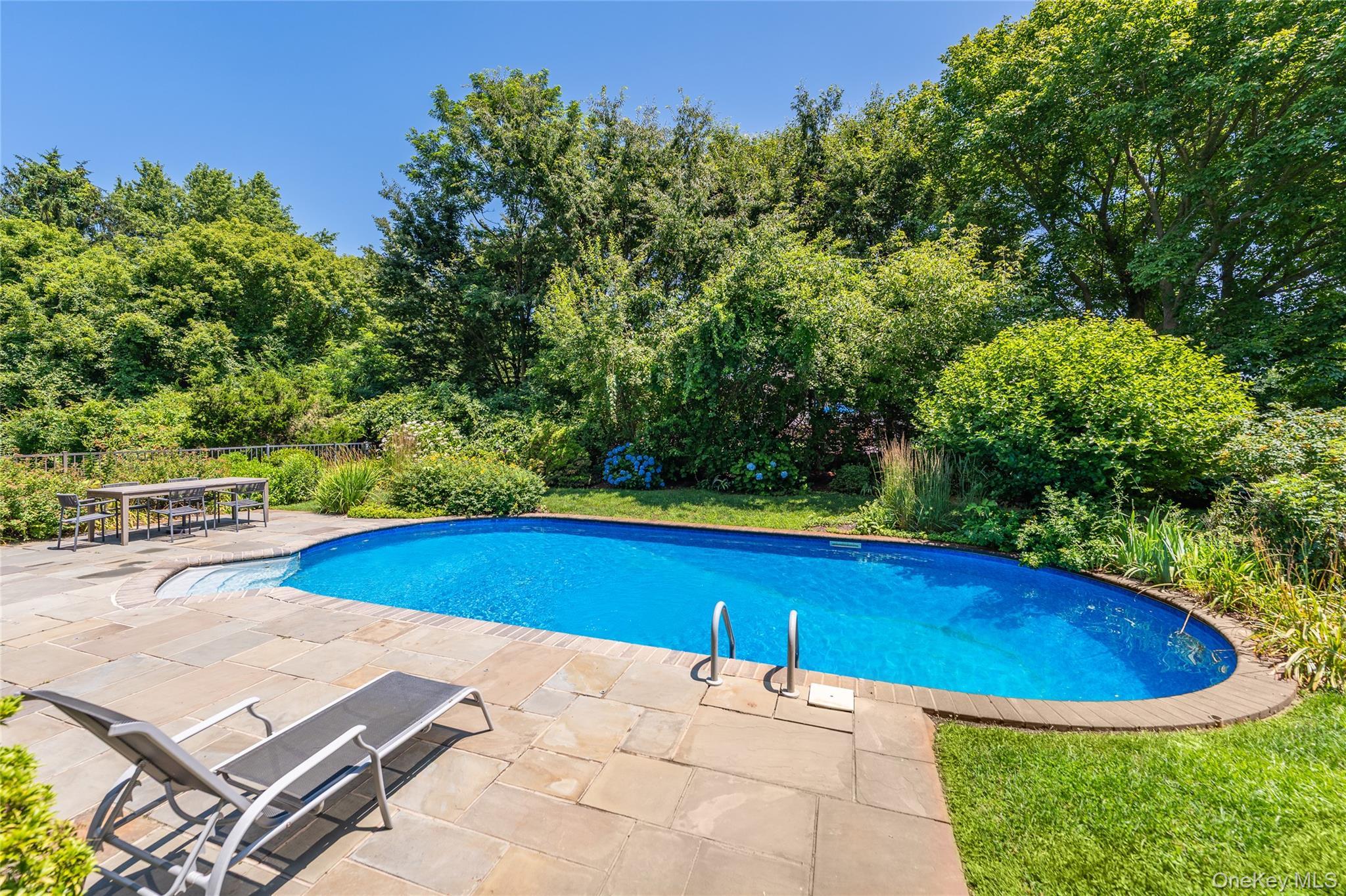 Single Family Mulford Court Suffolk County, NY 11957, MLS-1051631-41