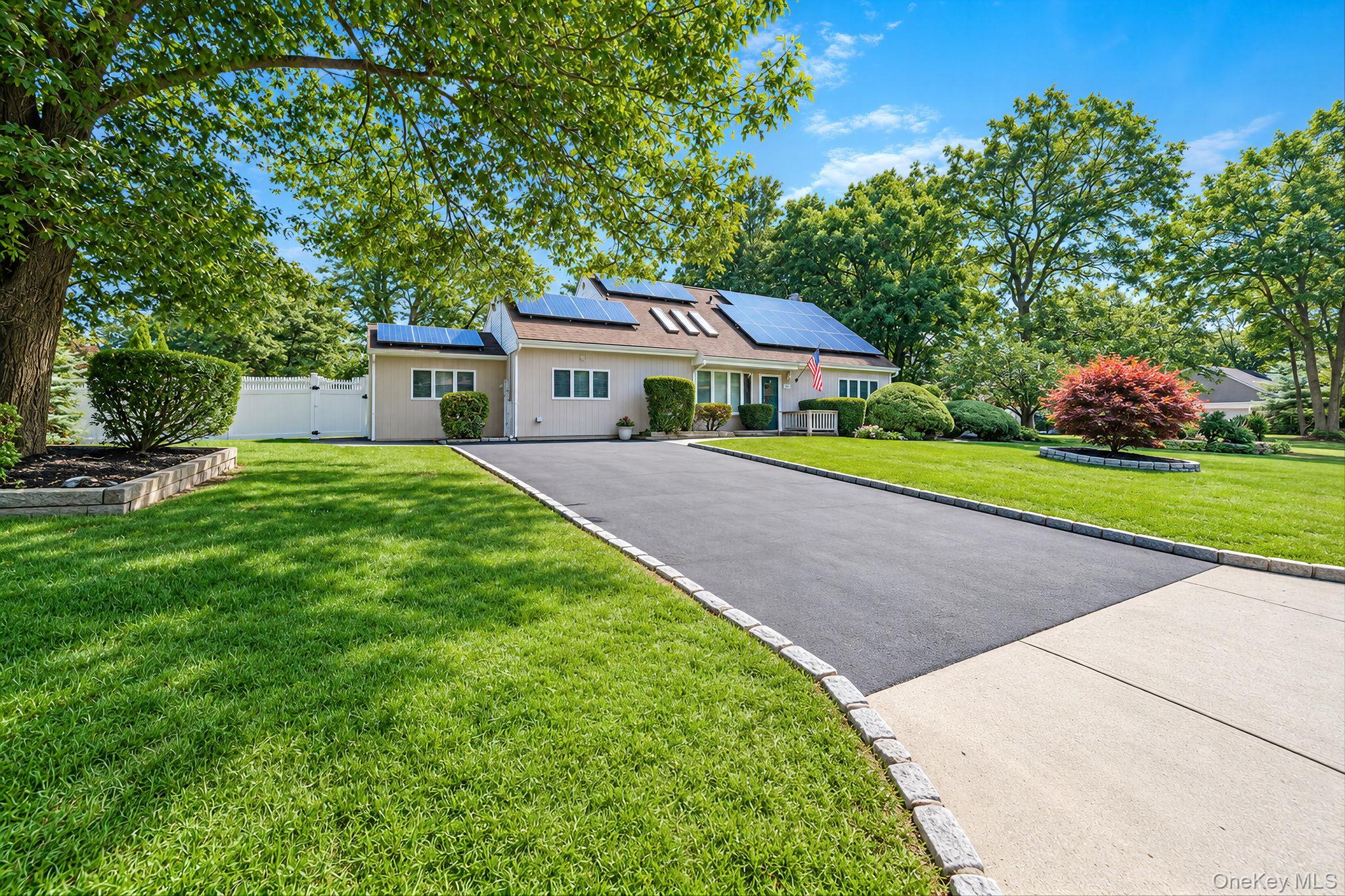 Single Family Fenwick Avenue  Suffolk County, NY 11738, MLS-1051639-2