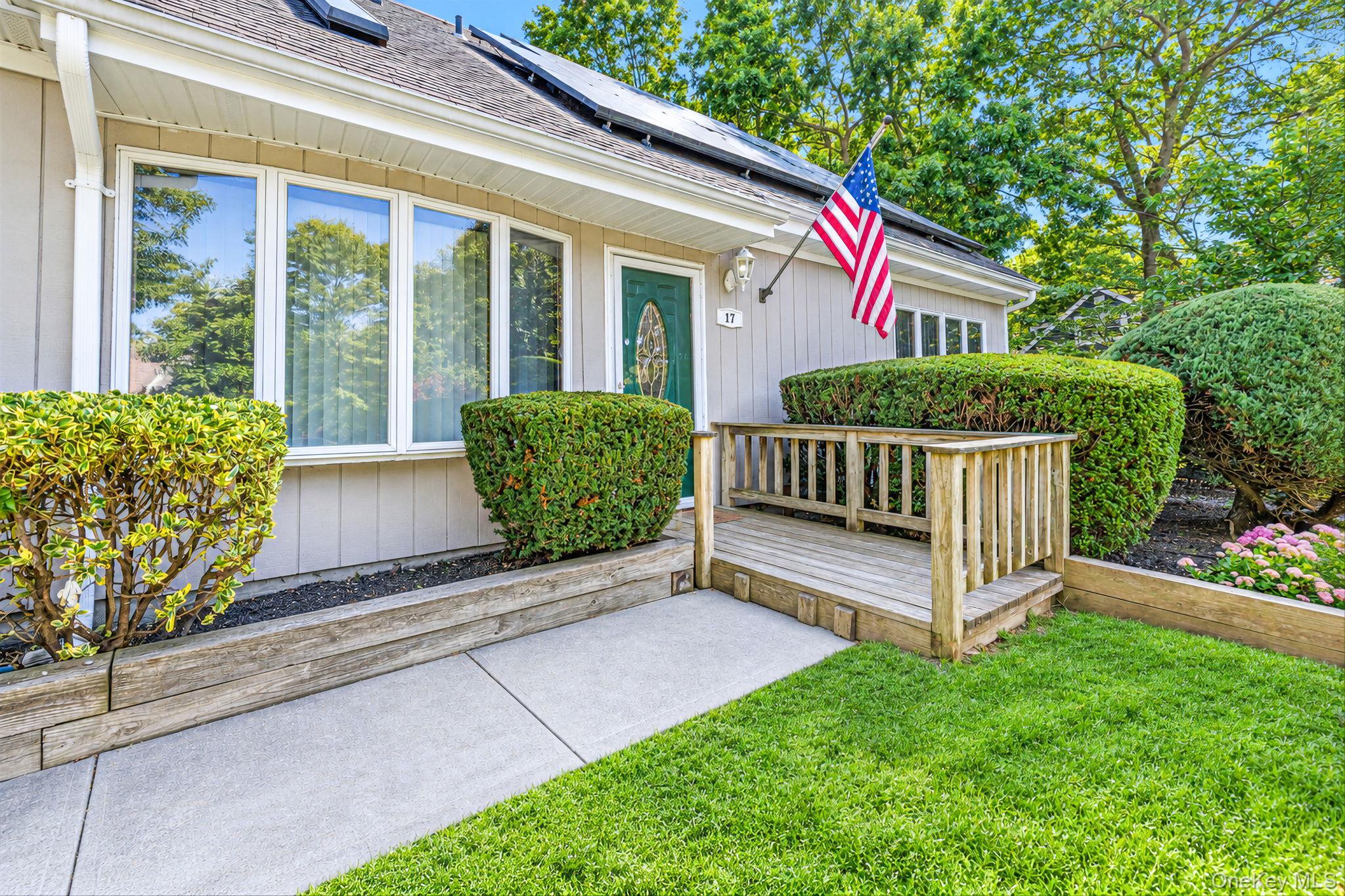 Single Family Fenwick Avenue  Suffolk County, NY 11738, MLS-1051639-4