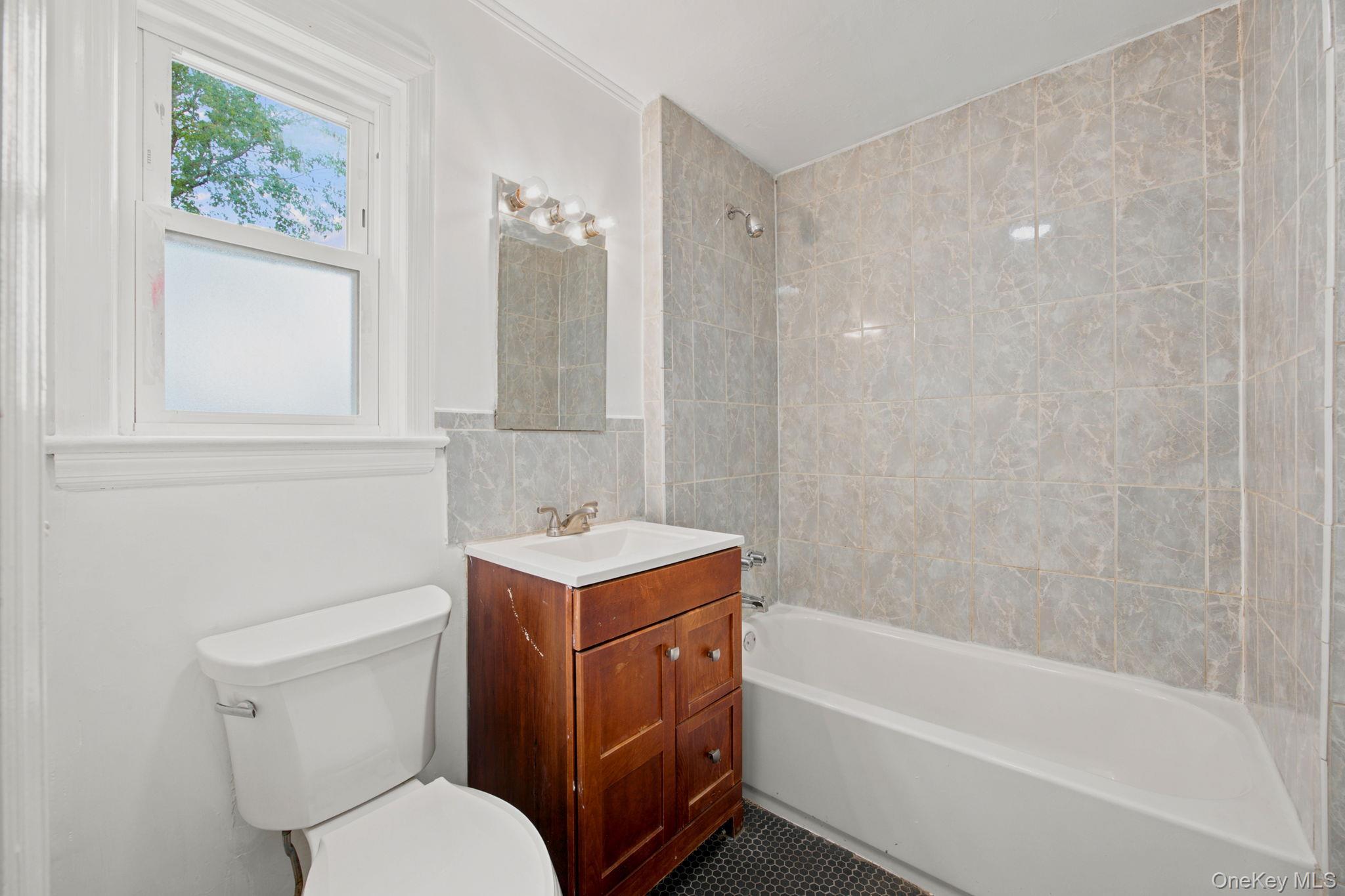 Single Family 125th Street  Queens, NY 11356, MLS-1051657-9