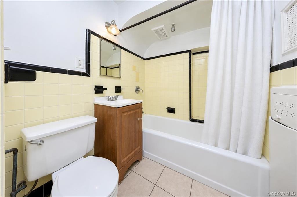 Single Family E 26th Street  Brooklyn, NY 11229, MLS-1051658-21