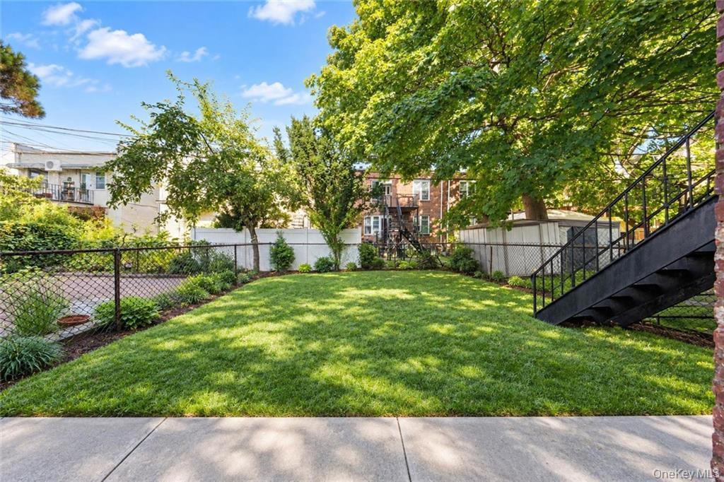 Single Family E 26th Street  Brooklyn, NY 11229, MLS-1051658-4