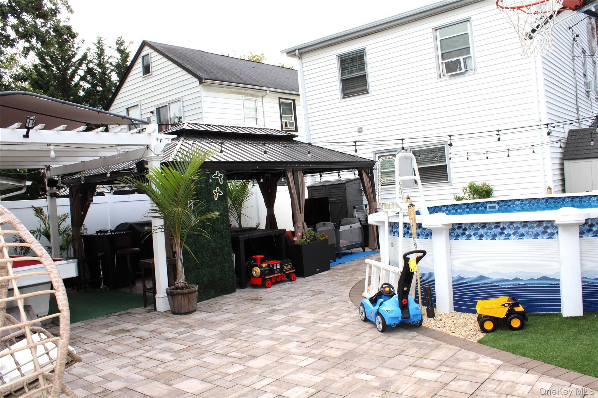 Single Family 104th Avenue Queens, NY 11412, MLS-1051659-4