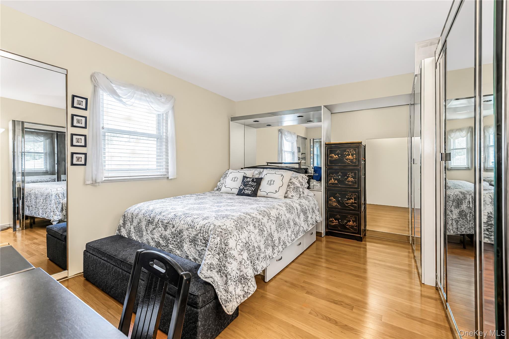 Single Family Nimitz Place  Westchester County, NY 10710, MLS-1051677-23