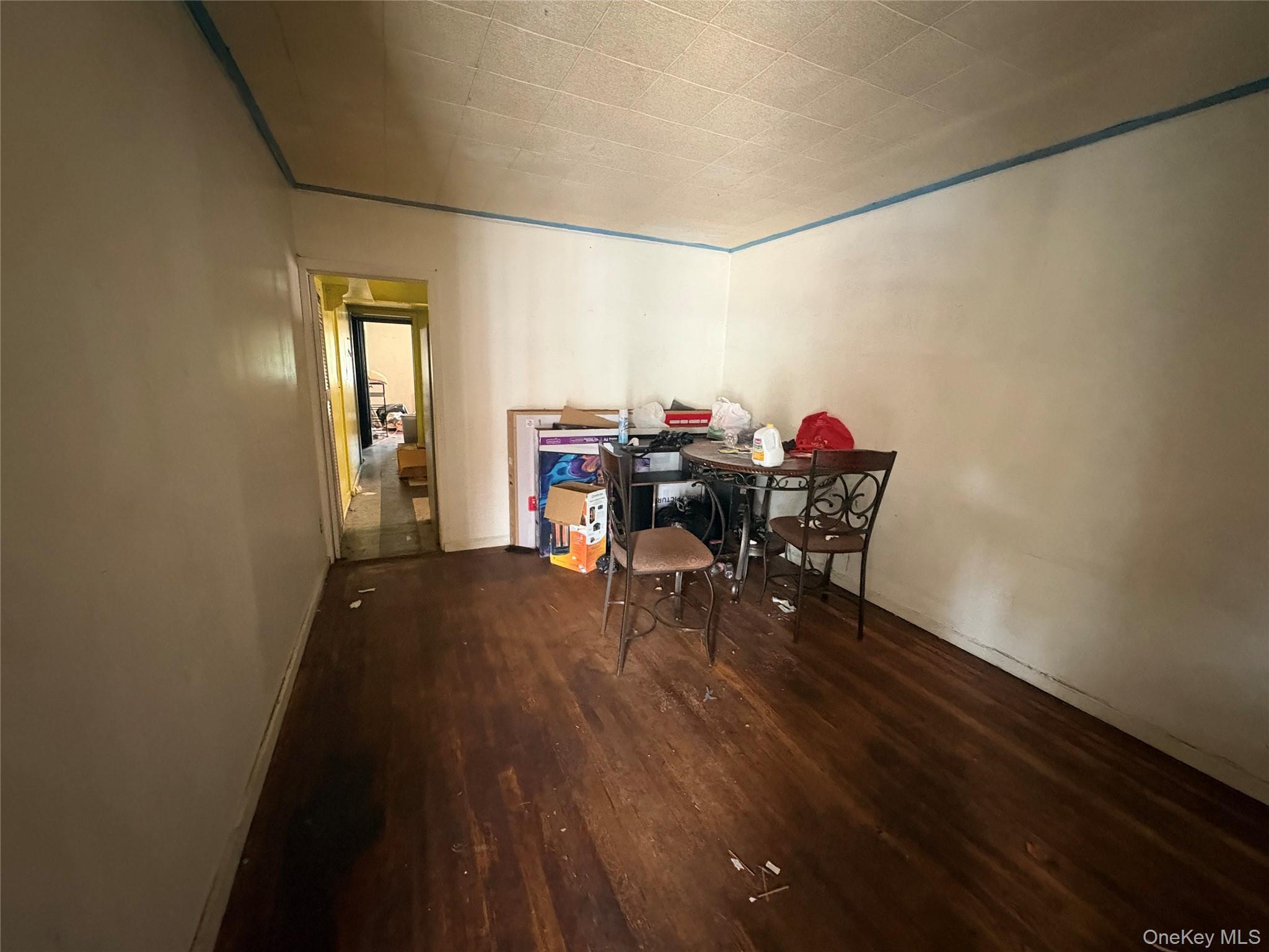 Single Family Fenton Avenue Bronx, NY 10469, MLS-1051679-14